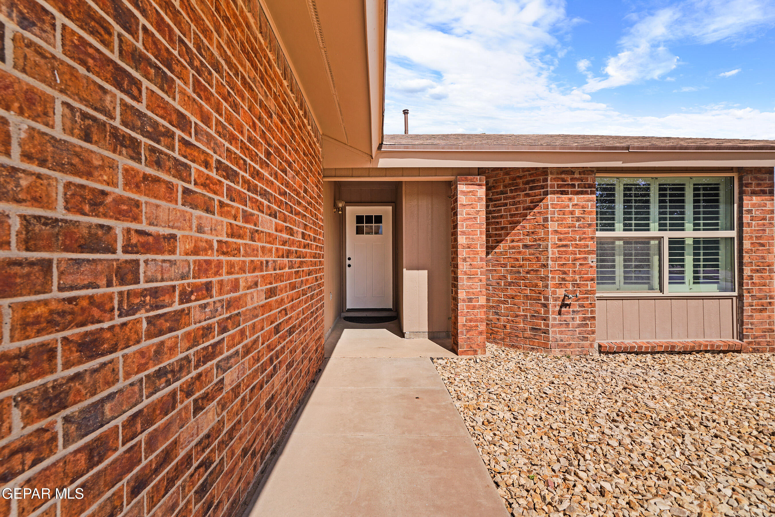 10900 ERNIE BANKS Drive