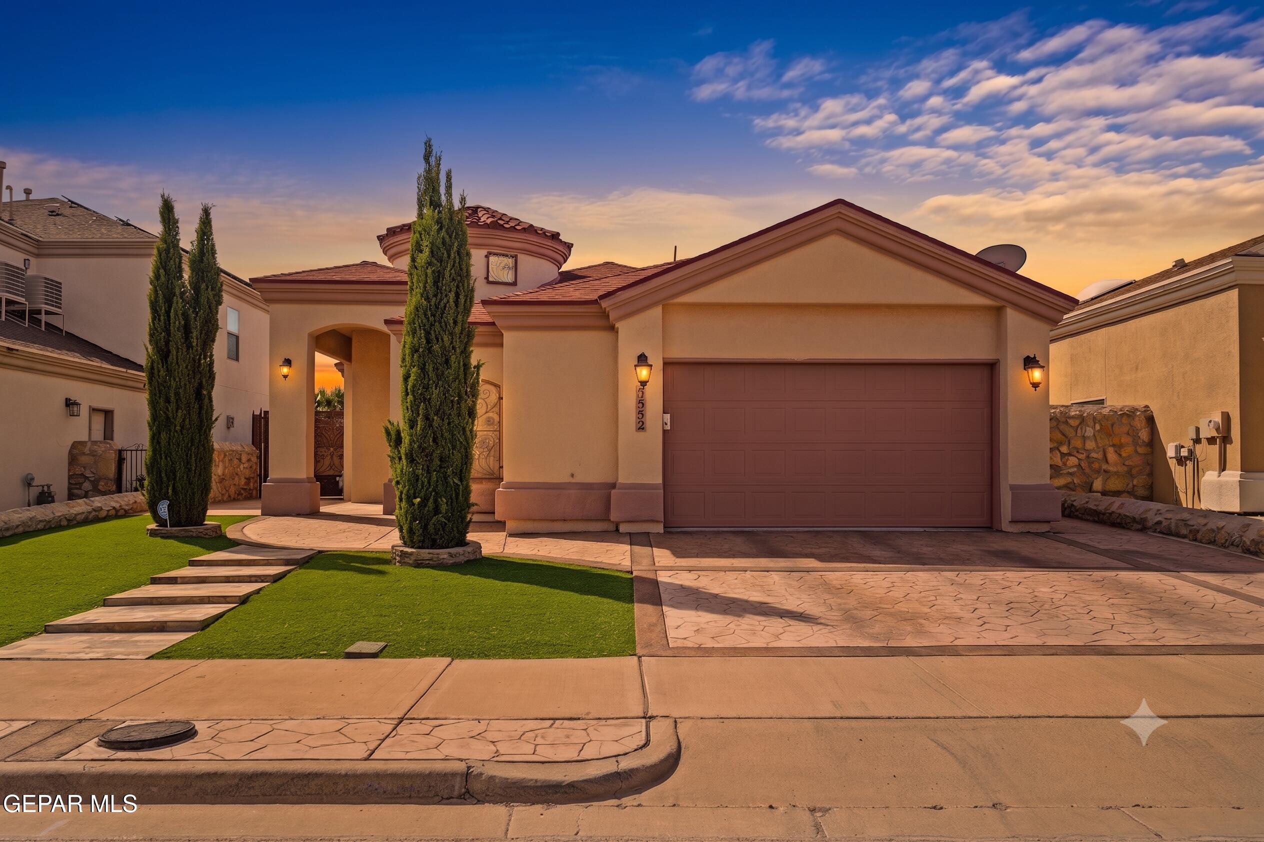 5552 GUSTAVO MADRID Lane