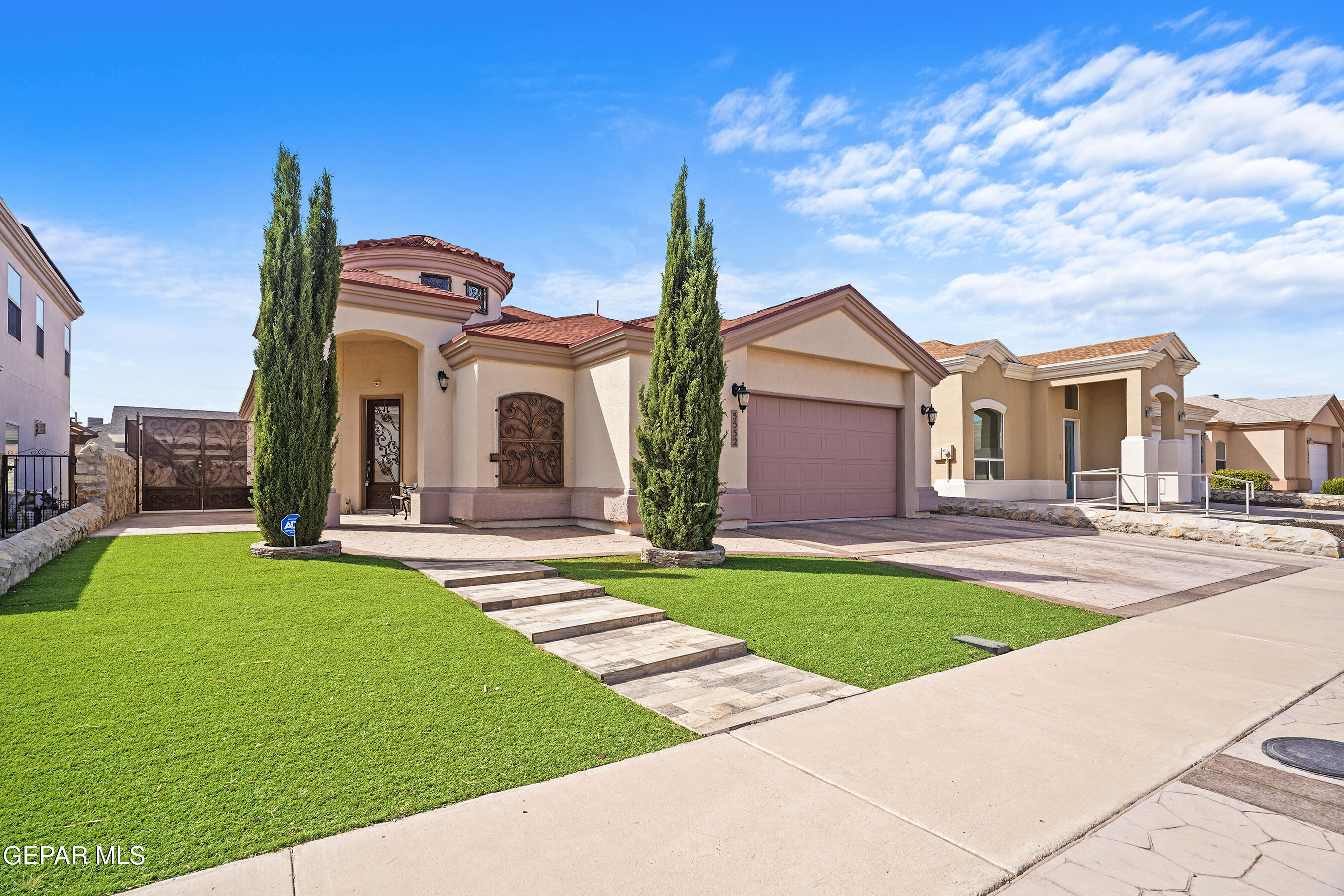 5552 GUSTAVO MADRID Lane