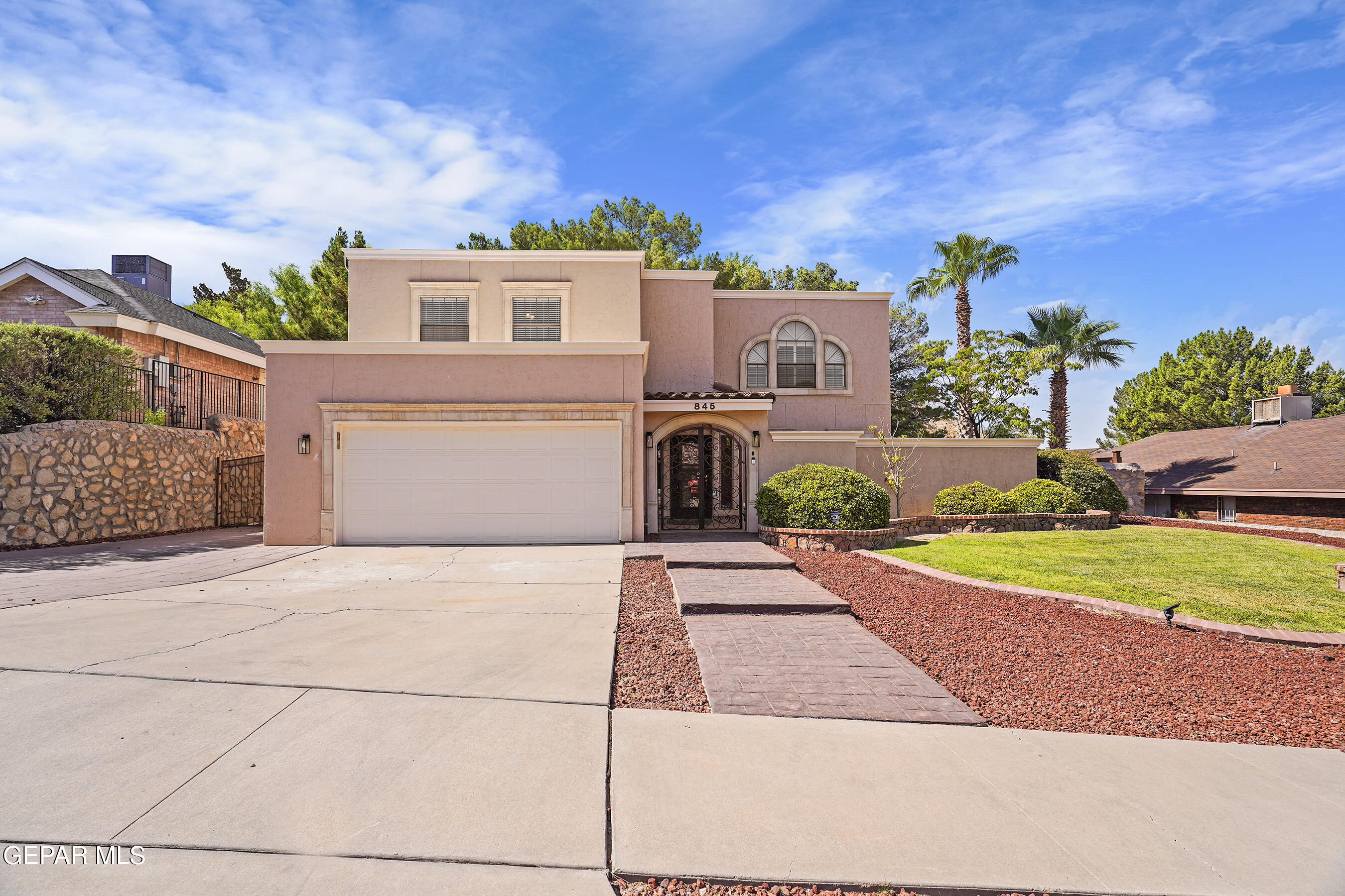 845 CRESTA ALTA Drive
