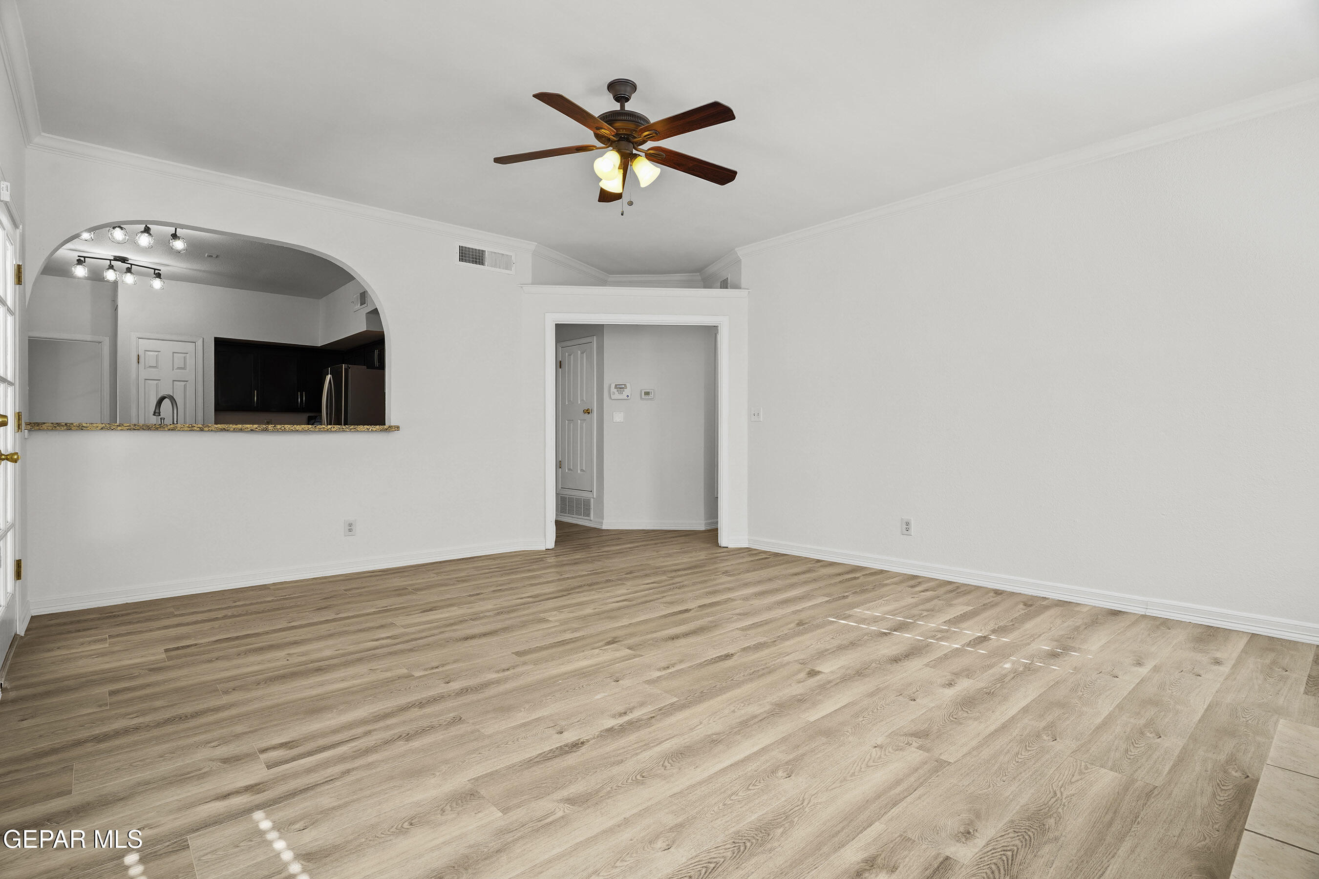 845 CRESTA ALTA Drive