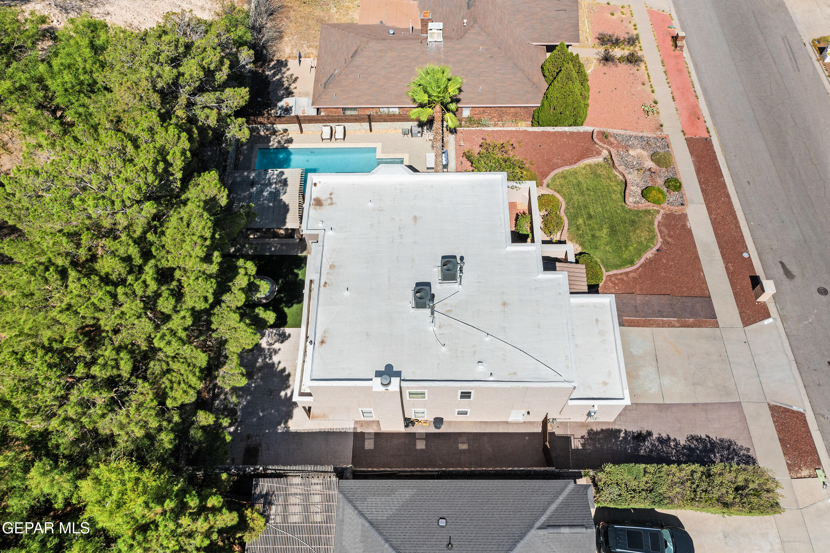 845 CRESTA ALTA Drive