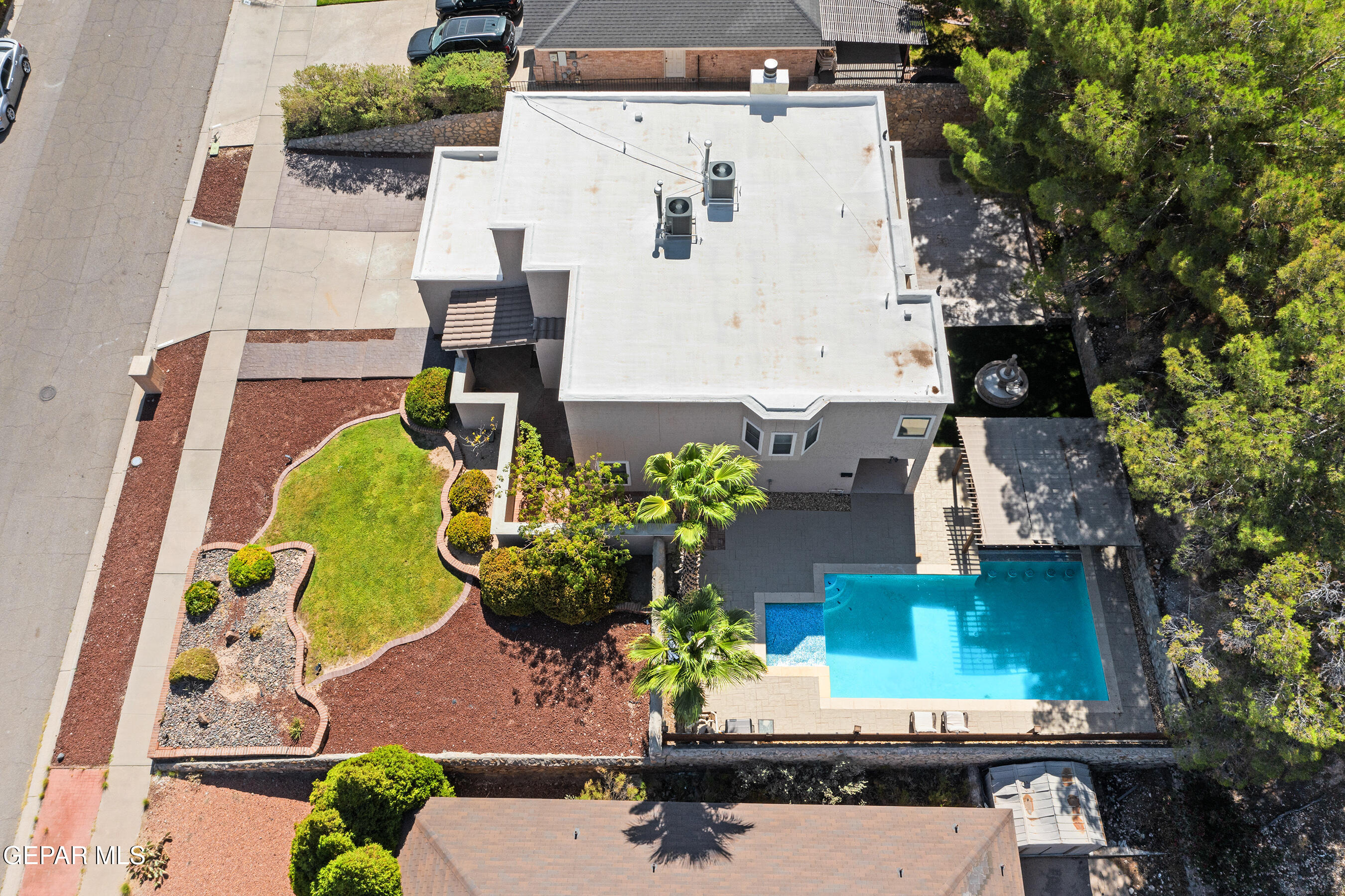 845 CRESTA ALTA Drive