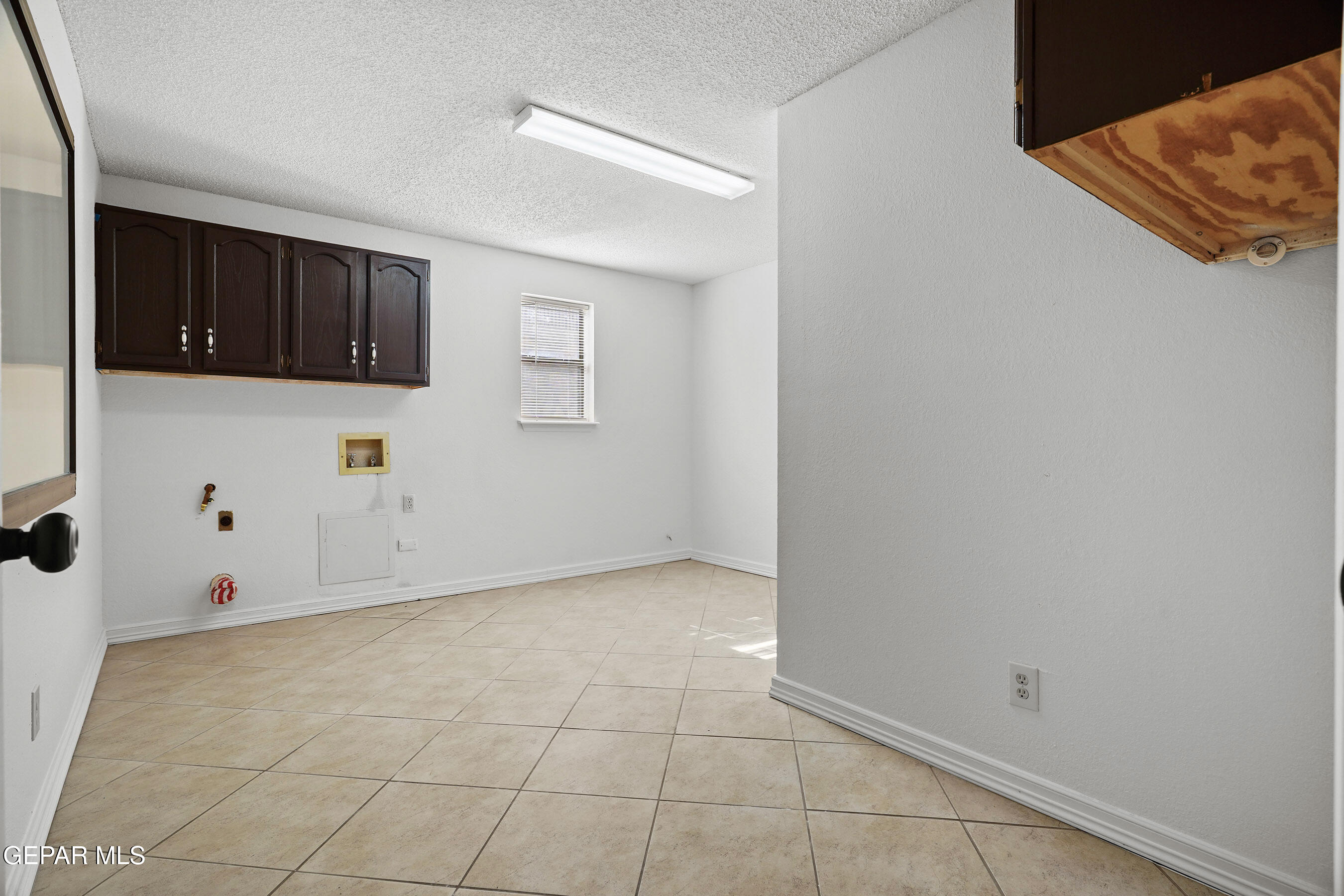 845 CRESTA ALTA Drive