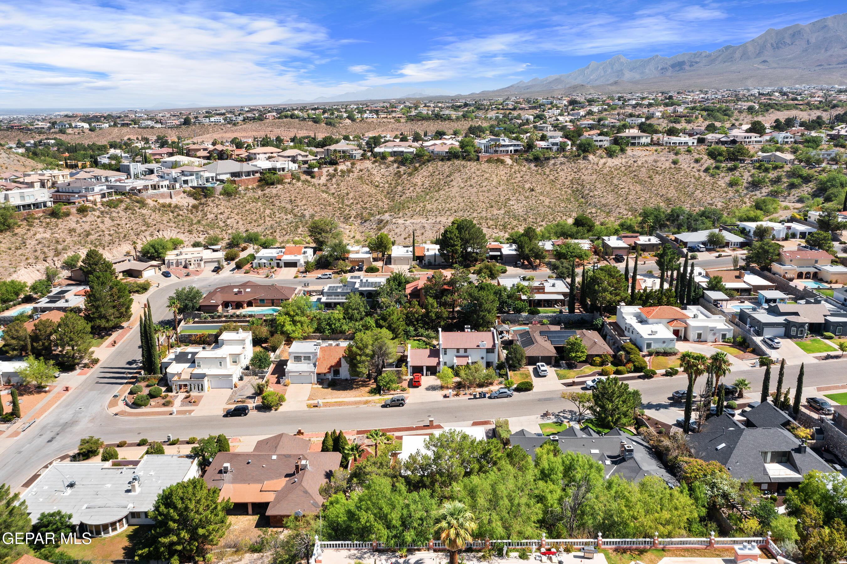 845 CRESTA ALTA Drive