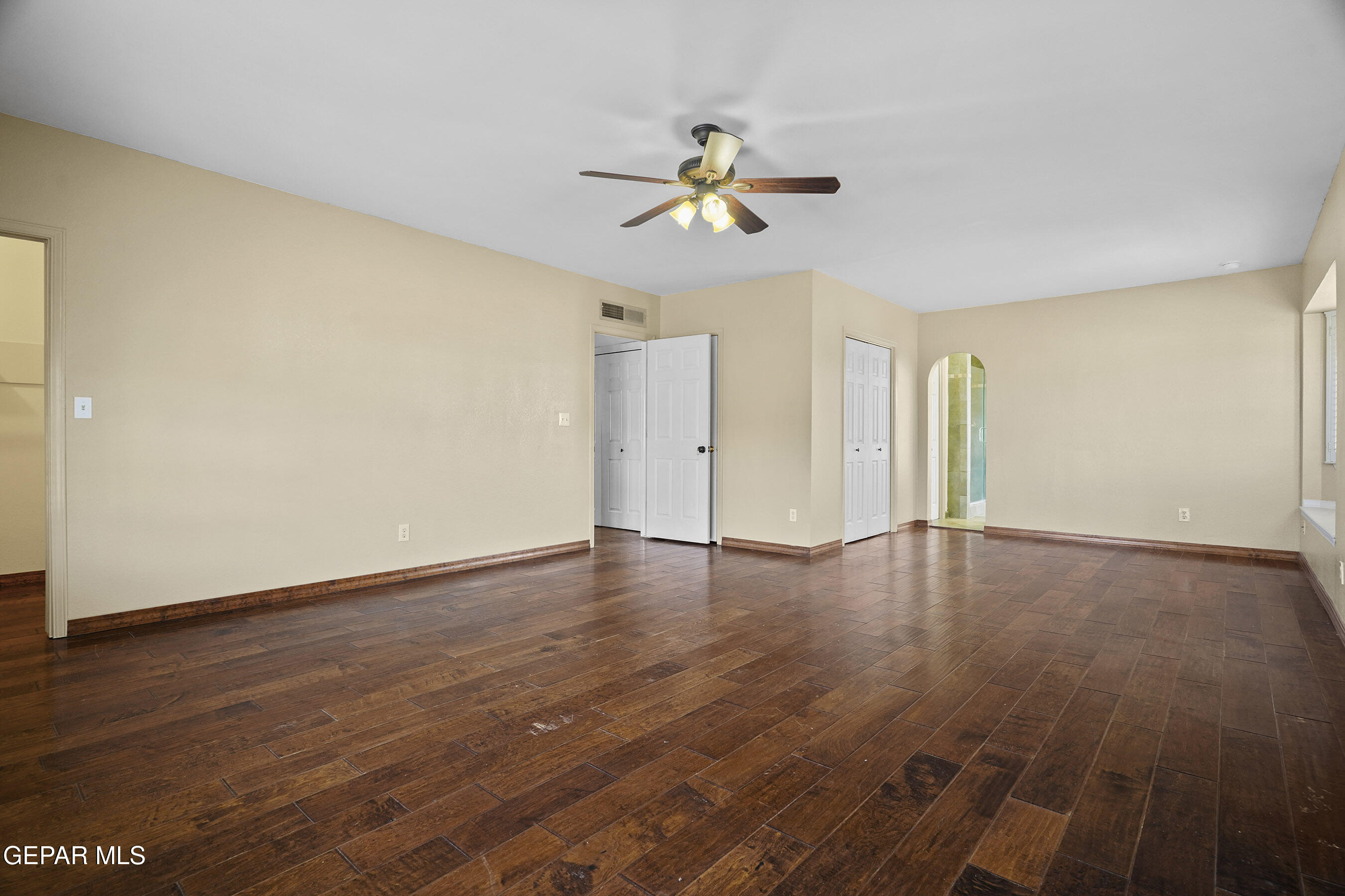 845 CRESTA ALTA Drive
