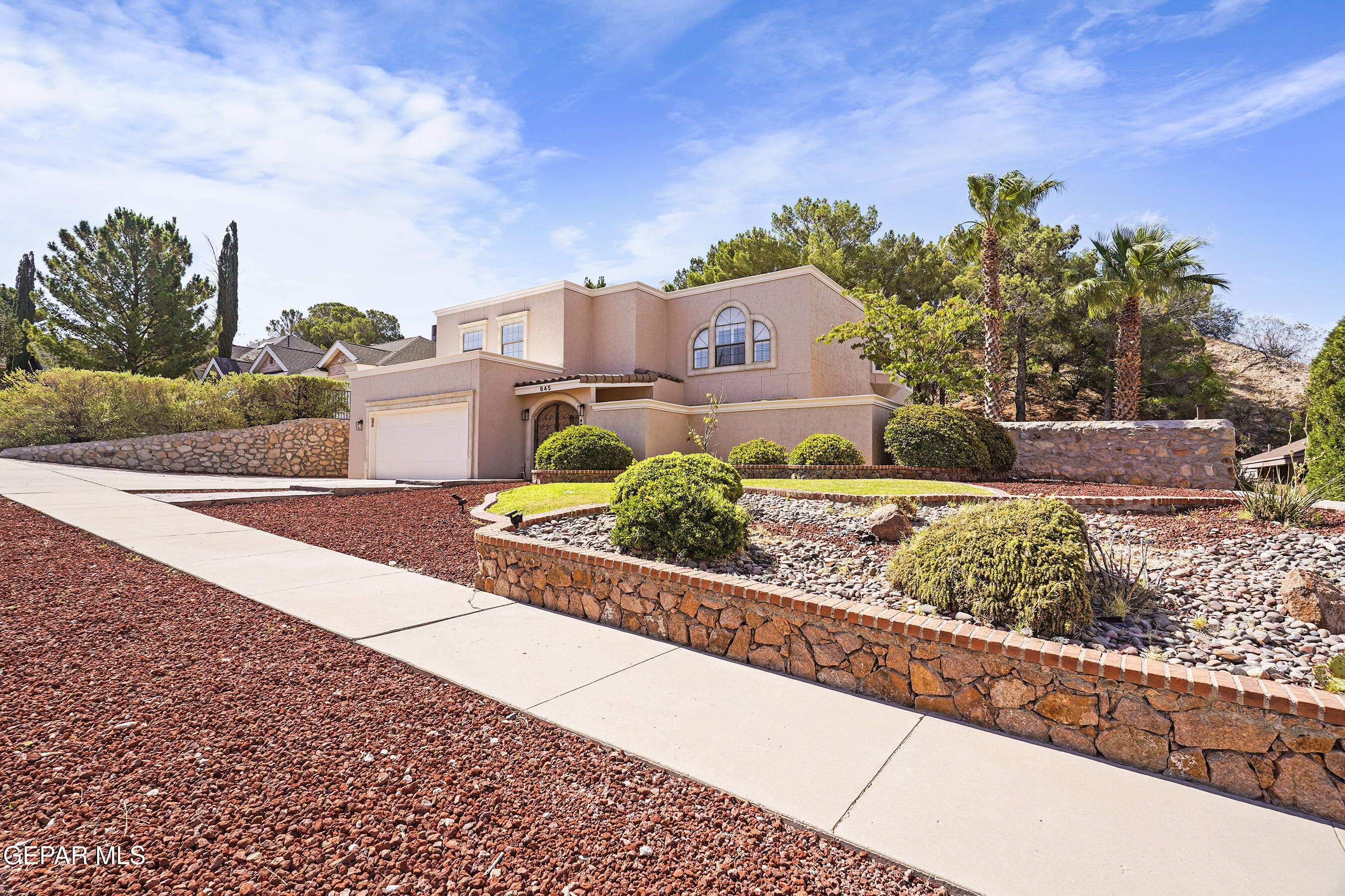 845 CRESTA ALTA Drive