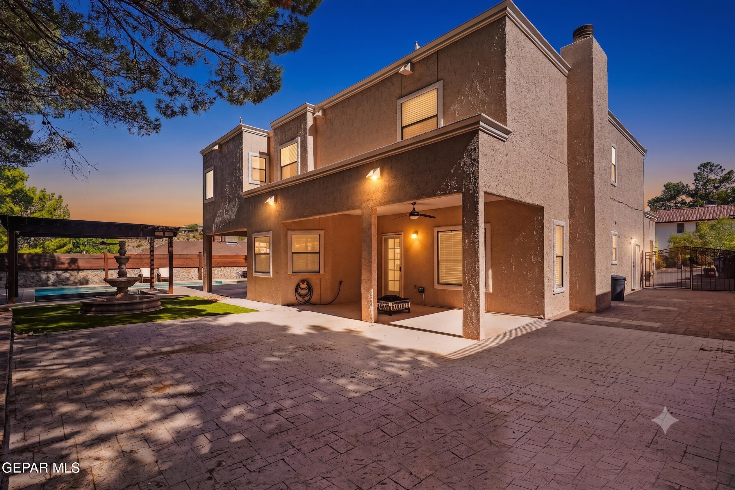 845 CRESTA ALTA Drive