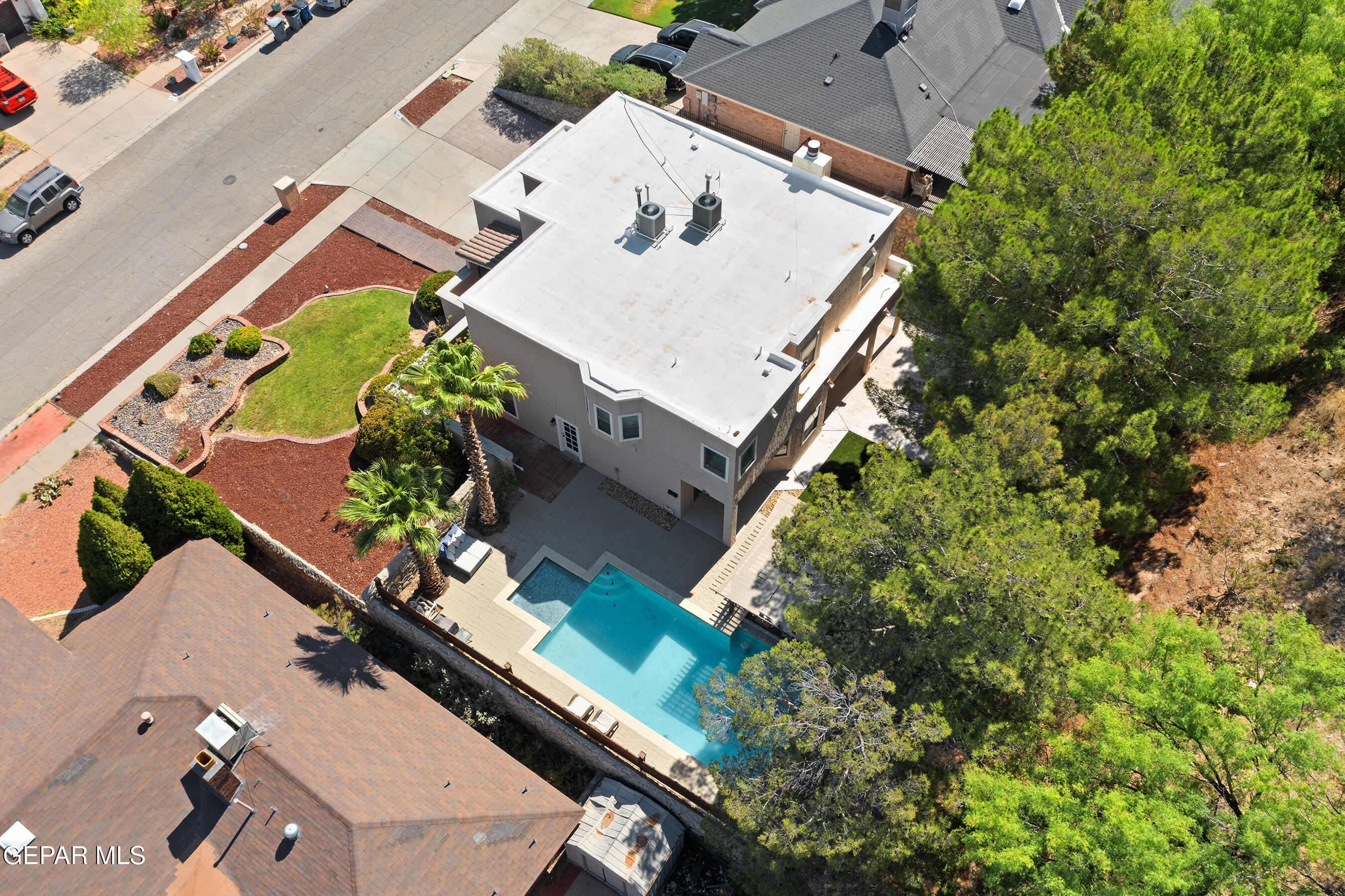 845 CRESTA ALTA Drive