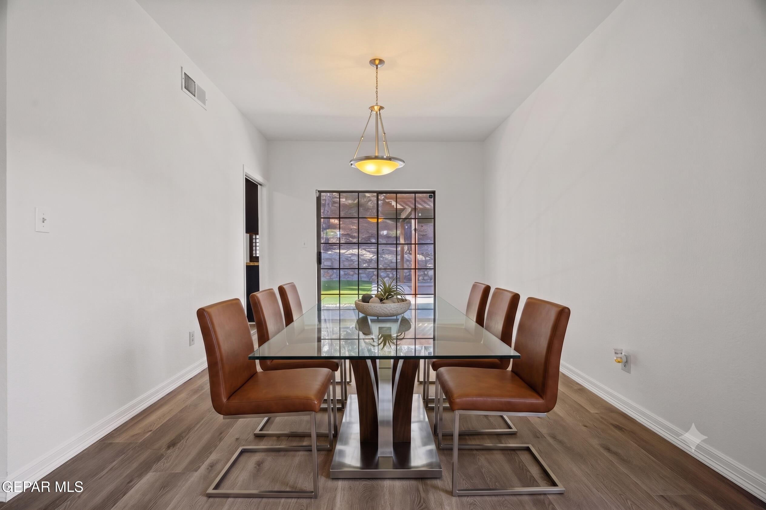 845 CRESTA ALTA Drive