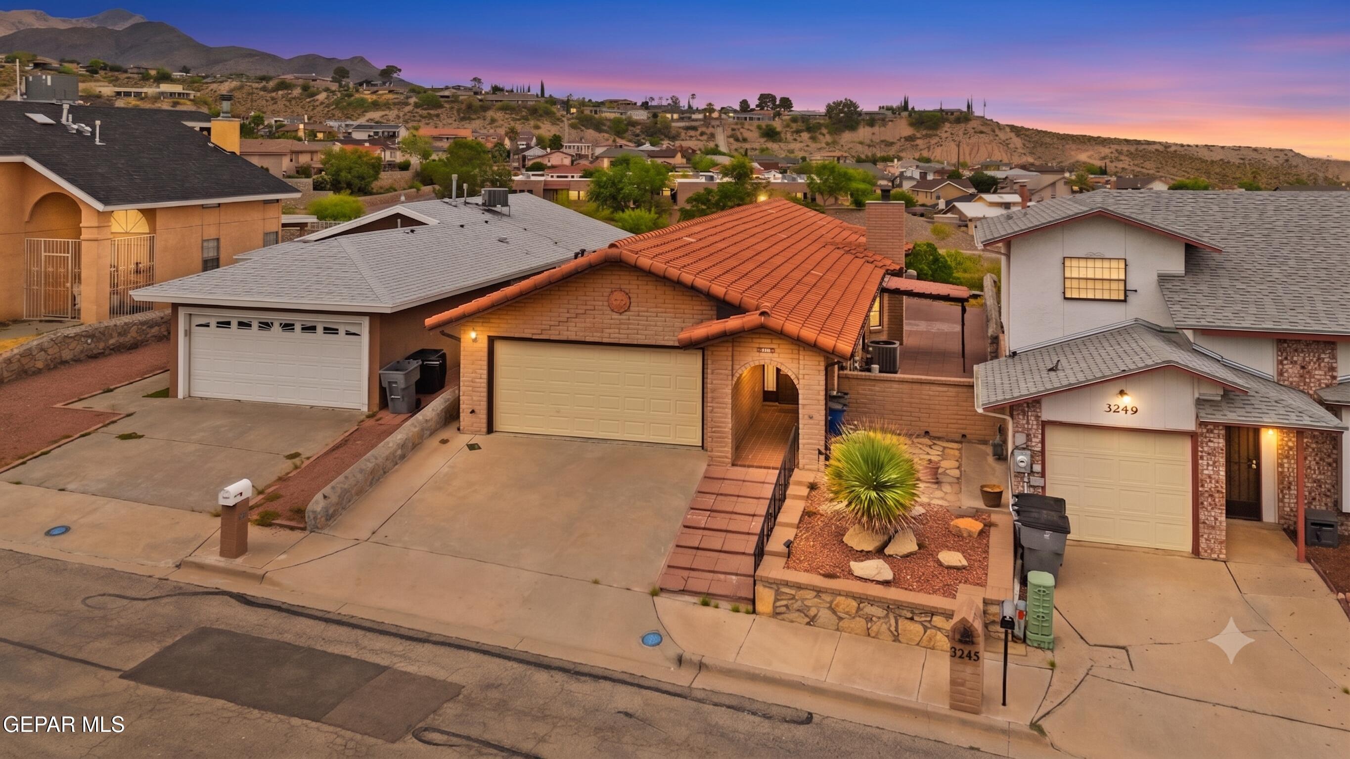 3245 MOUNTAIN RIDGE Drive