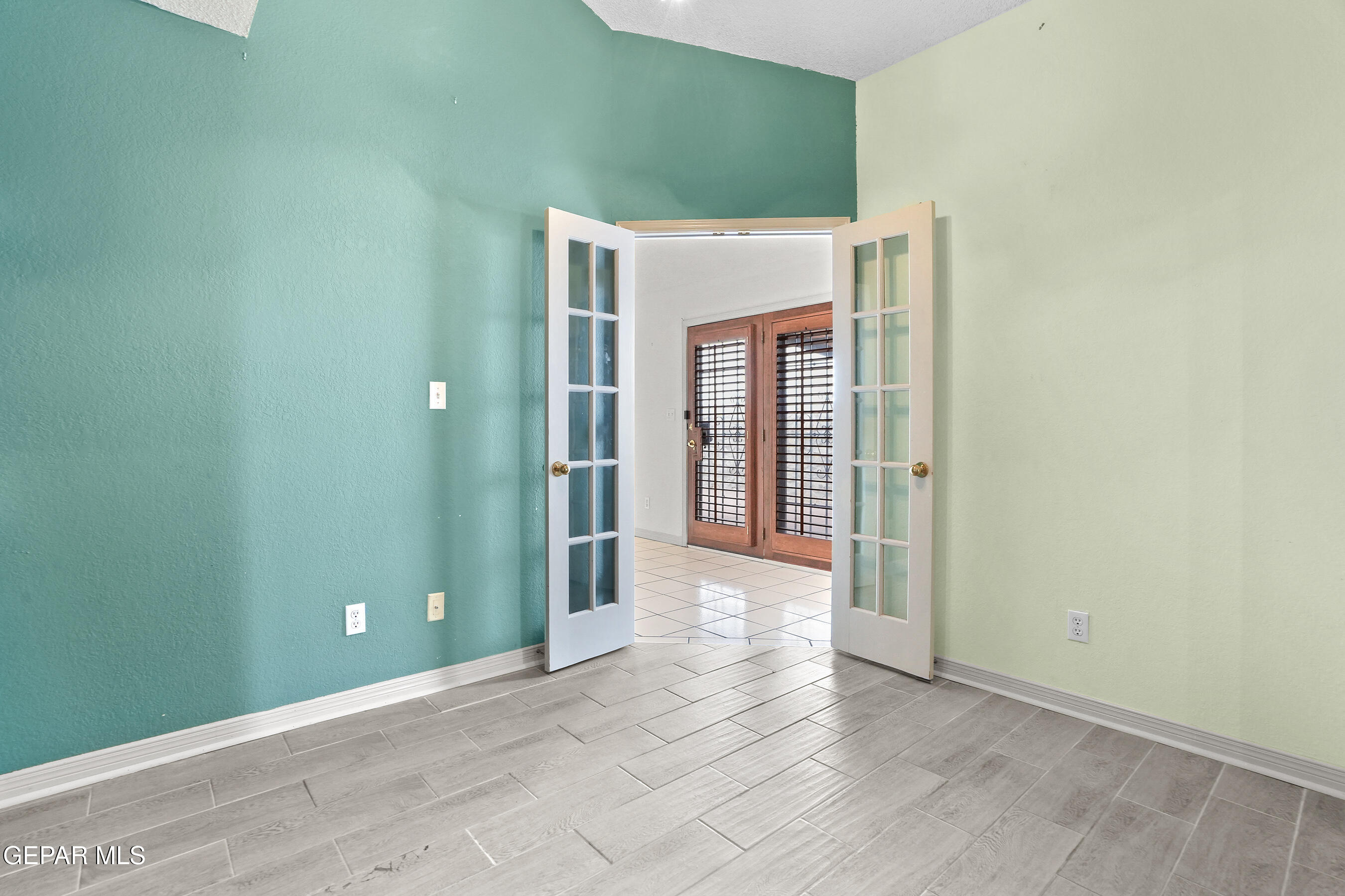 3245 MOUNTAIN RIDGE Drive