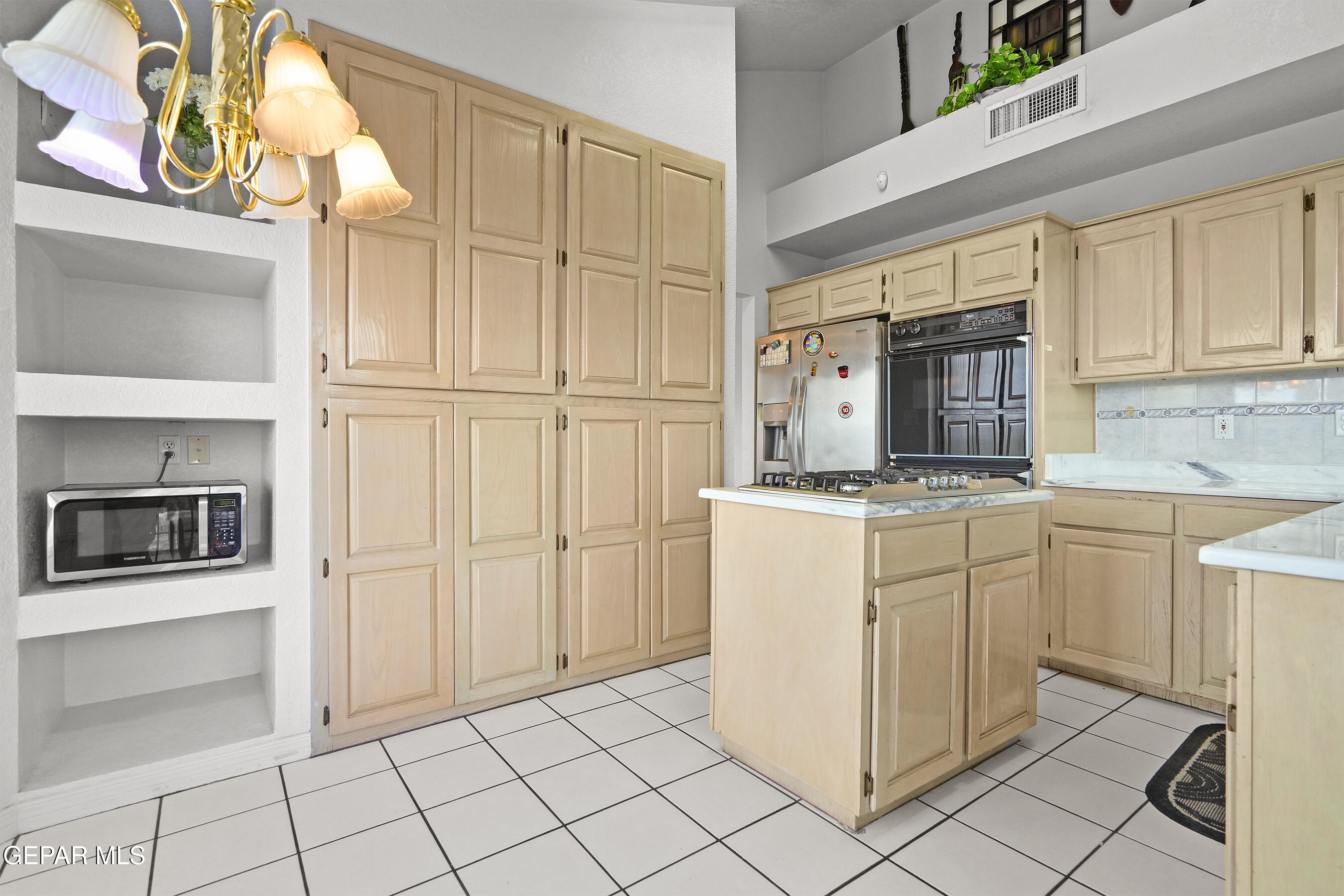 3245 MOUNTAIN RIDGE Drive