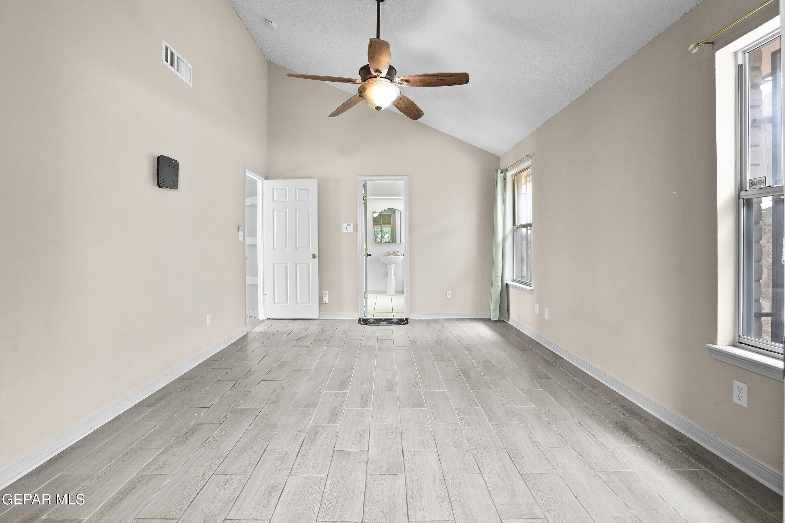 3245 MOUNTAIN RIDGE Drive