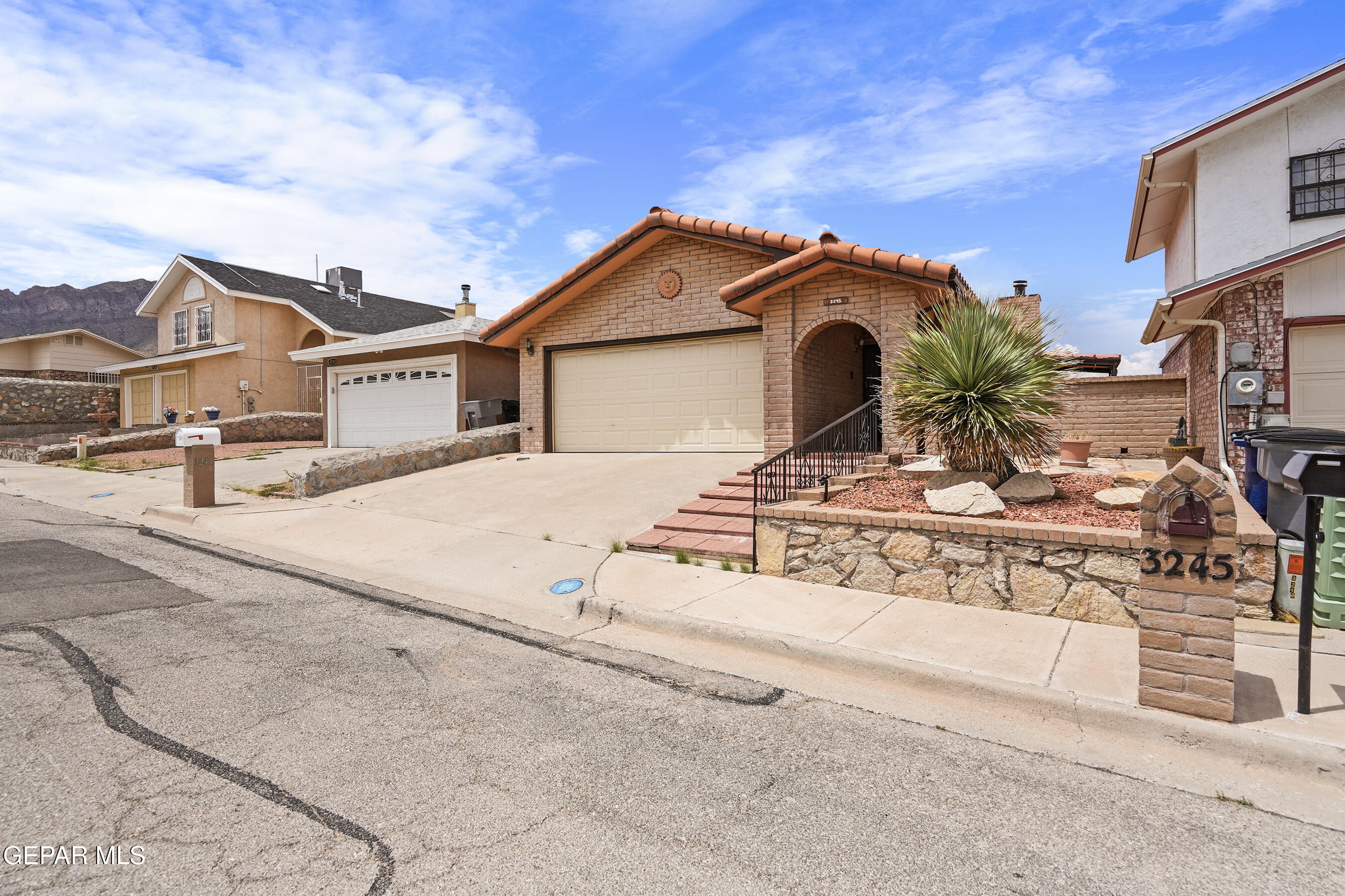 3245 MOUNTAIN RIDGE Drive