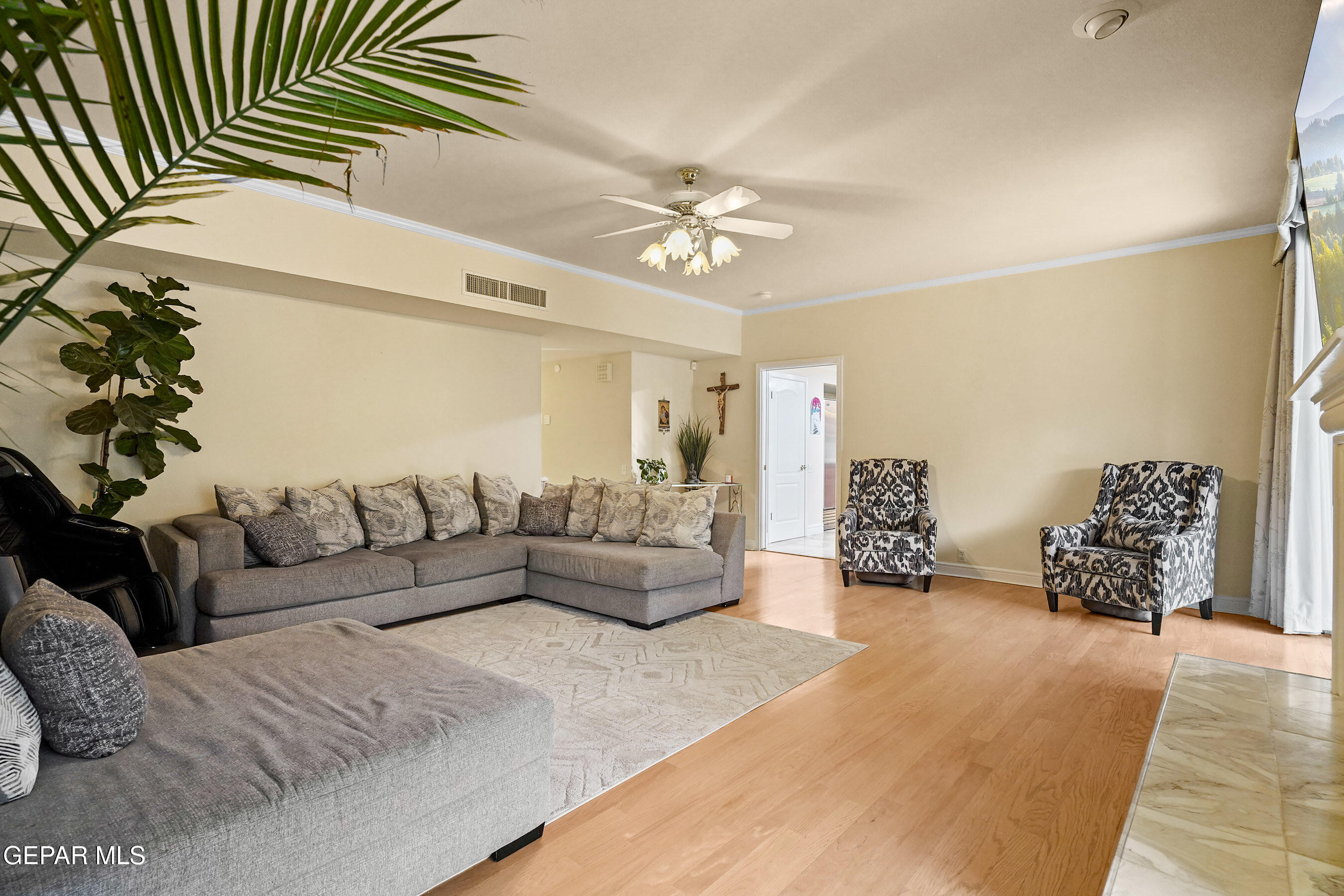 5864 VIA CUESTA Drive