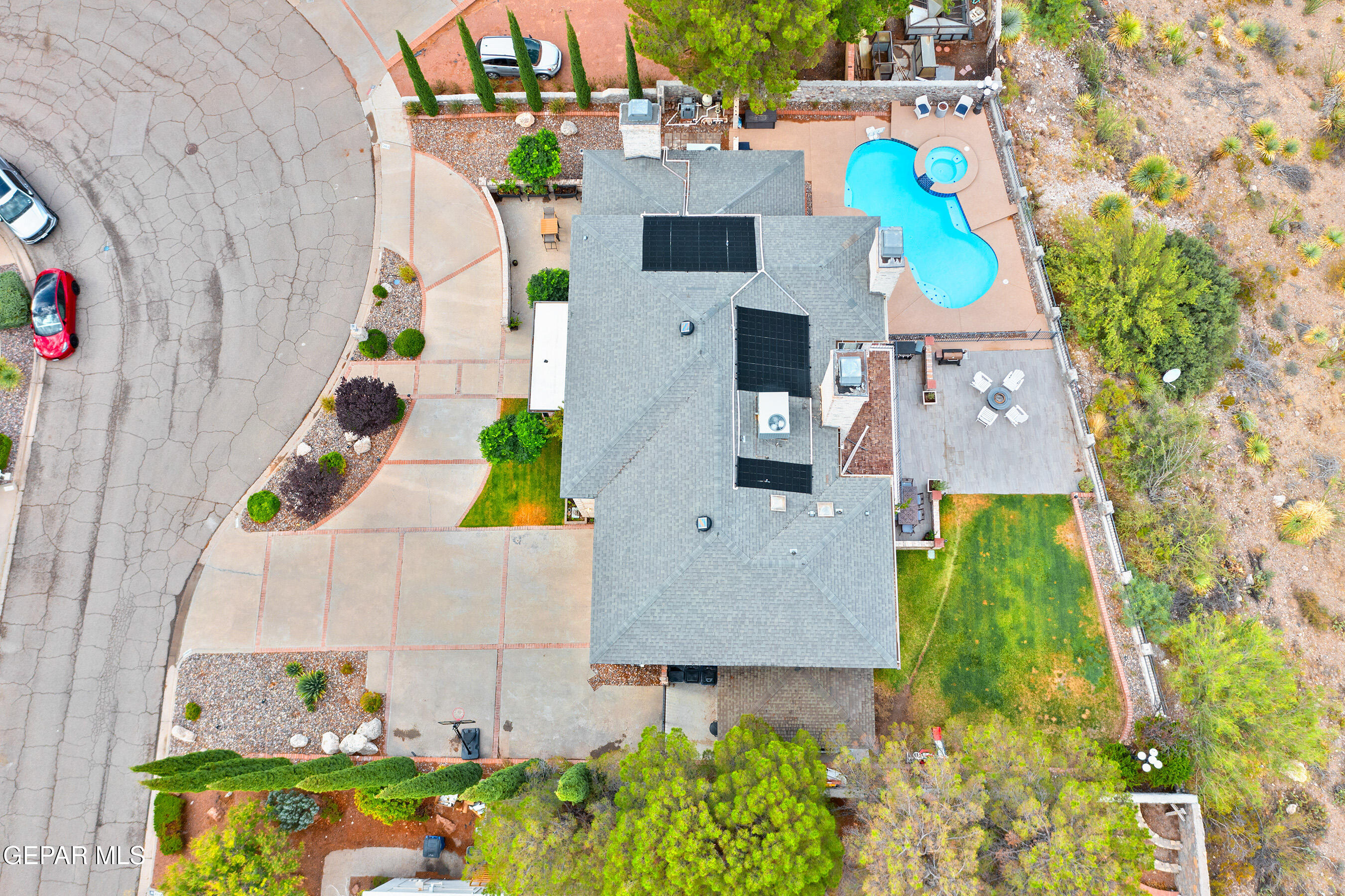 5864 VIA CUESTA Drive