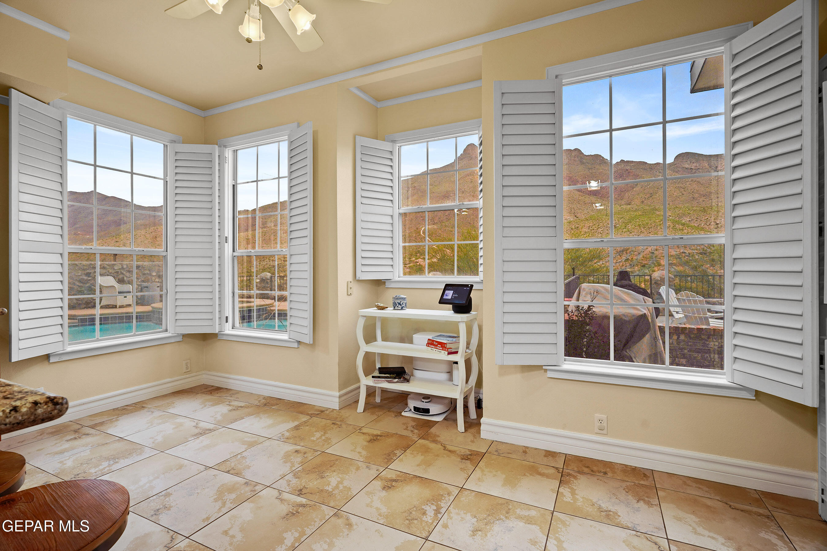 5864 VIA CUESTA Drive