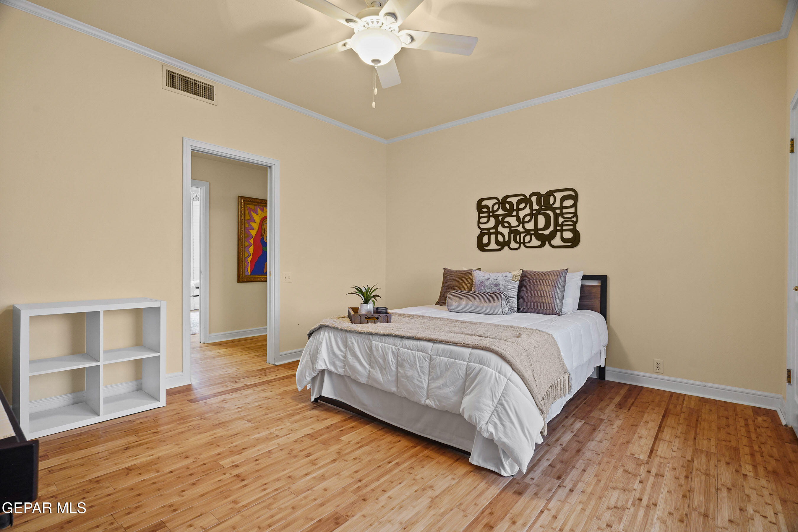 5864 VIA CUESTA Drive