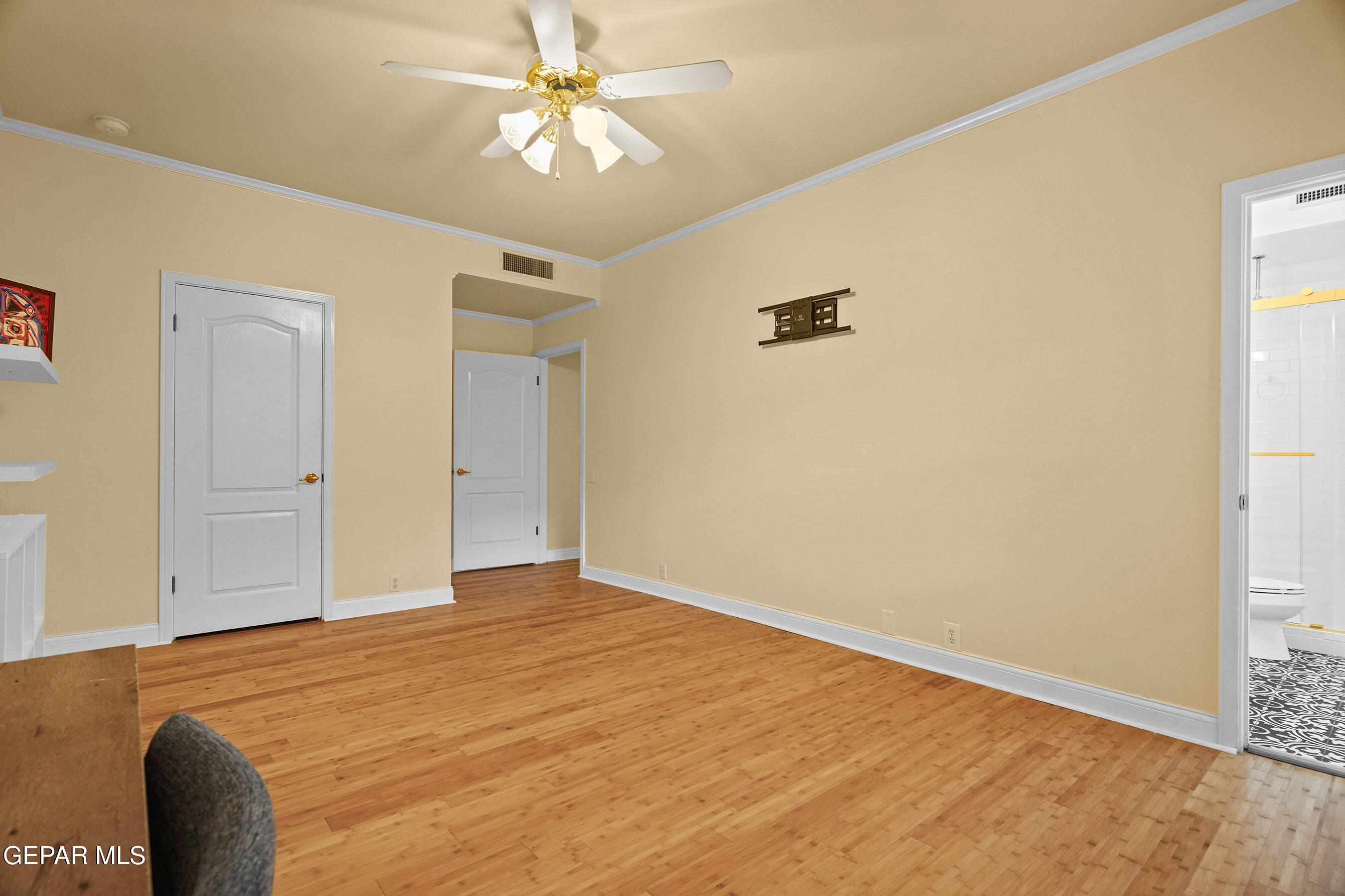 5864 VIA CUESTA Drive