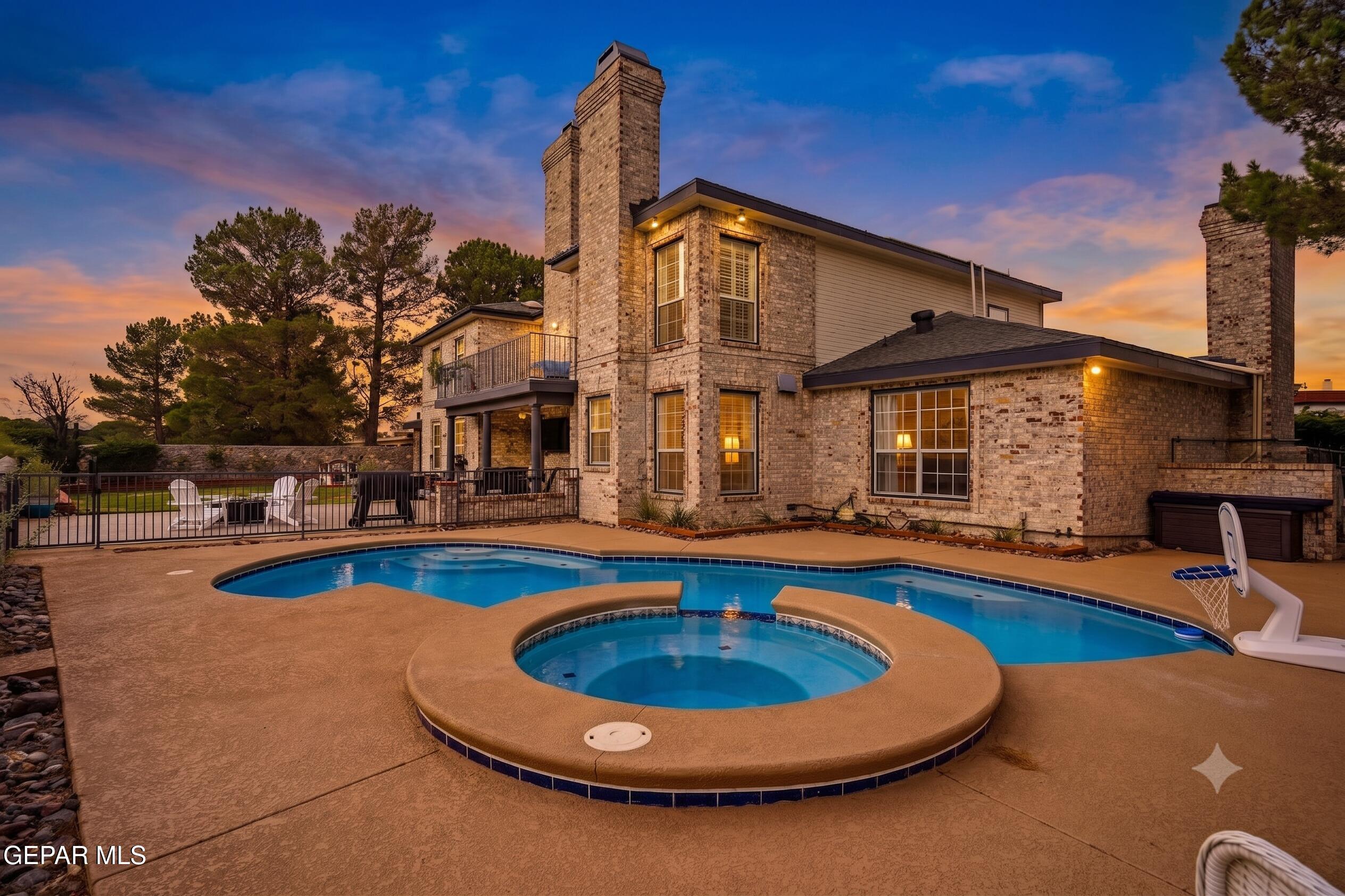5864 VIA CUESTA Drive