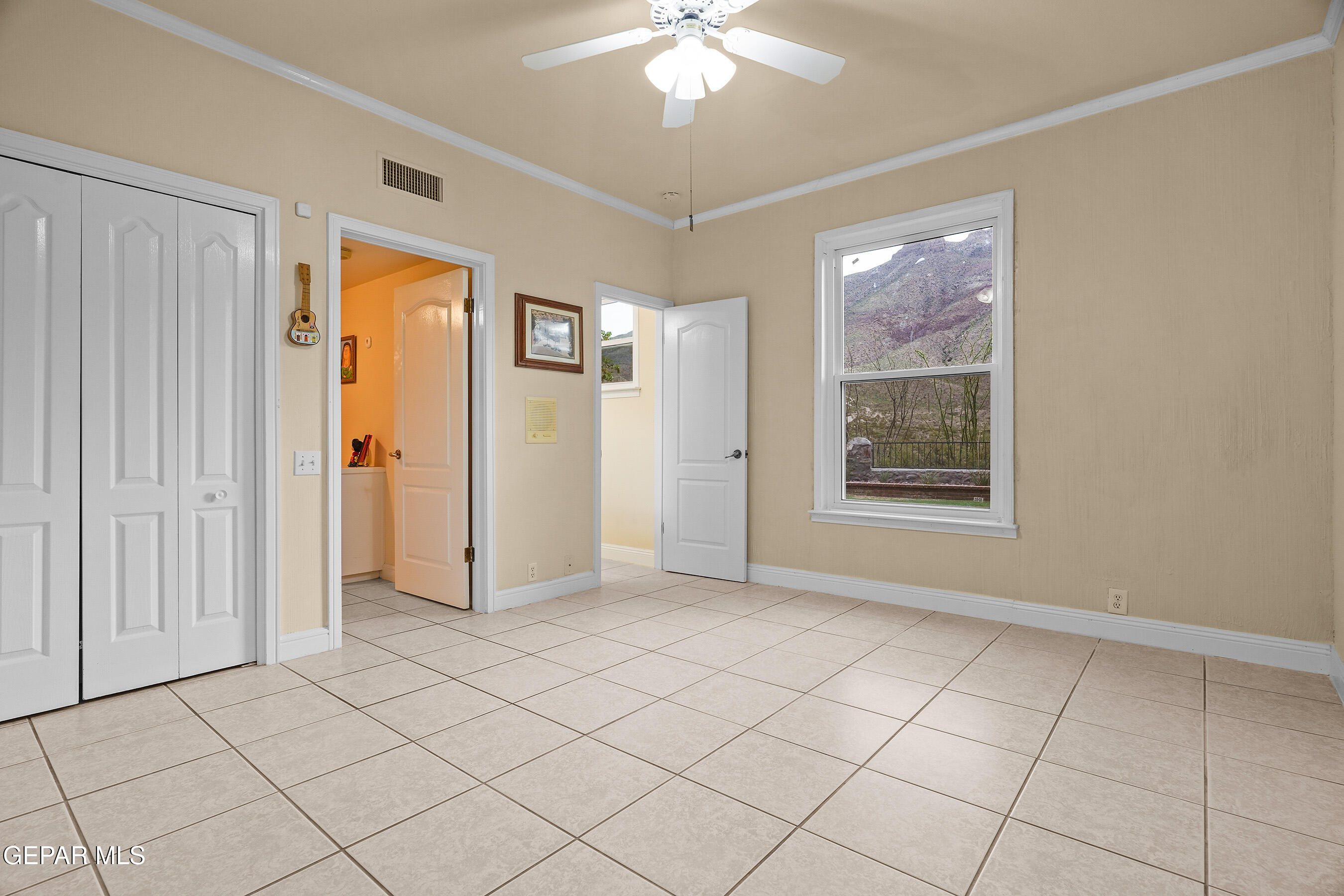 5864 VIA CUESTA Drive