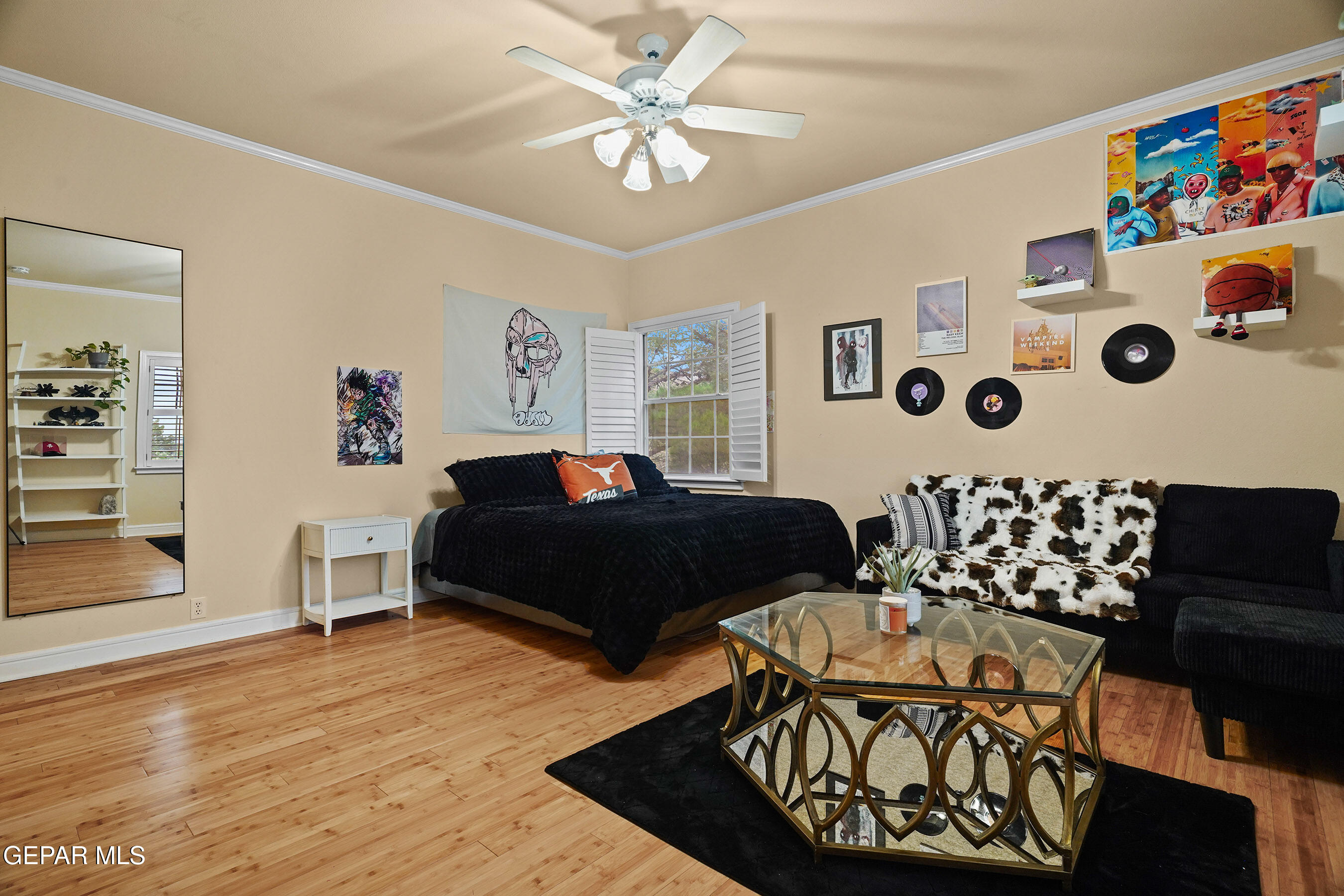 5864 VIA CUESTA Drive