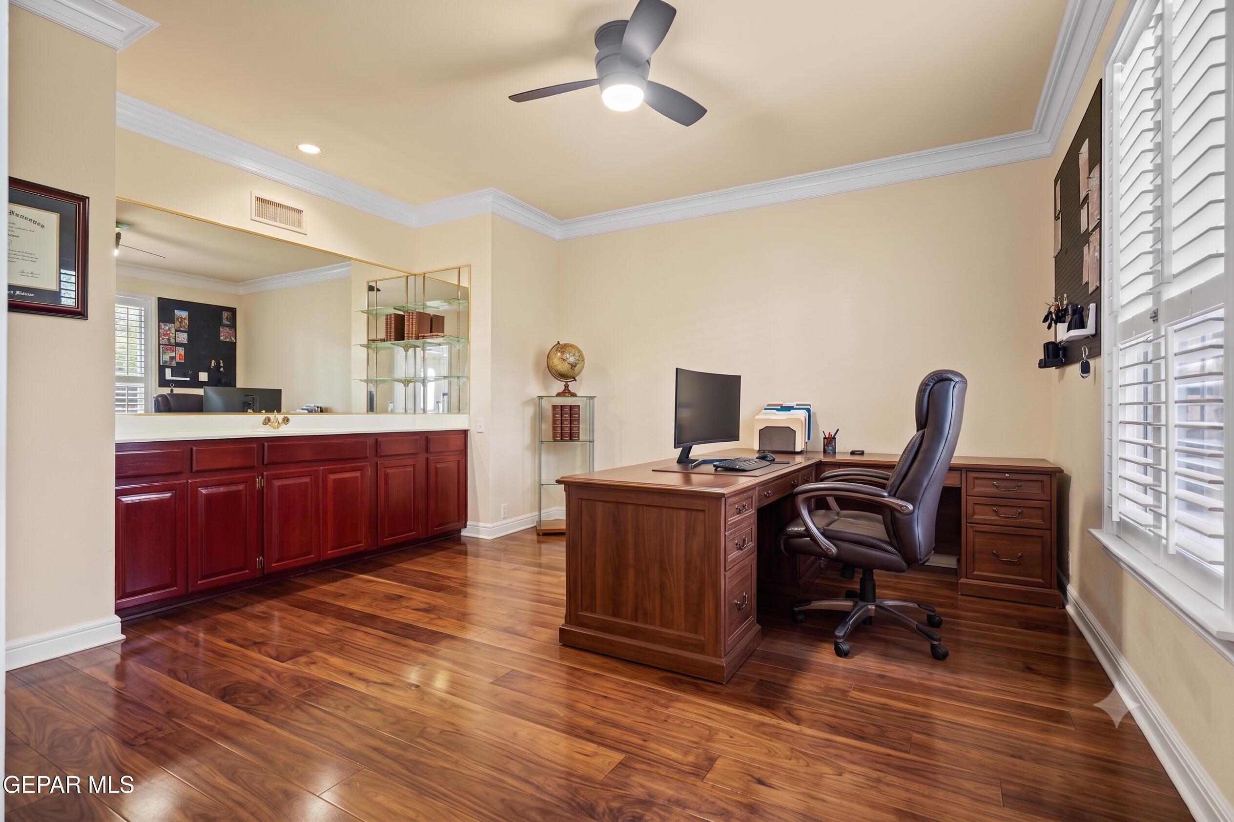 5864 VIA CUESTA Drive