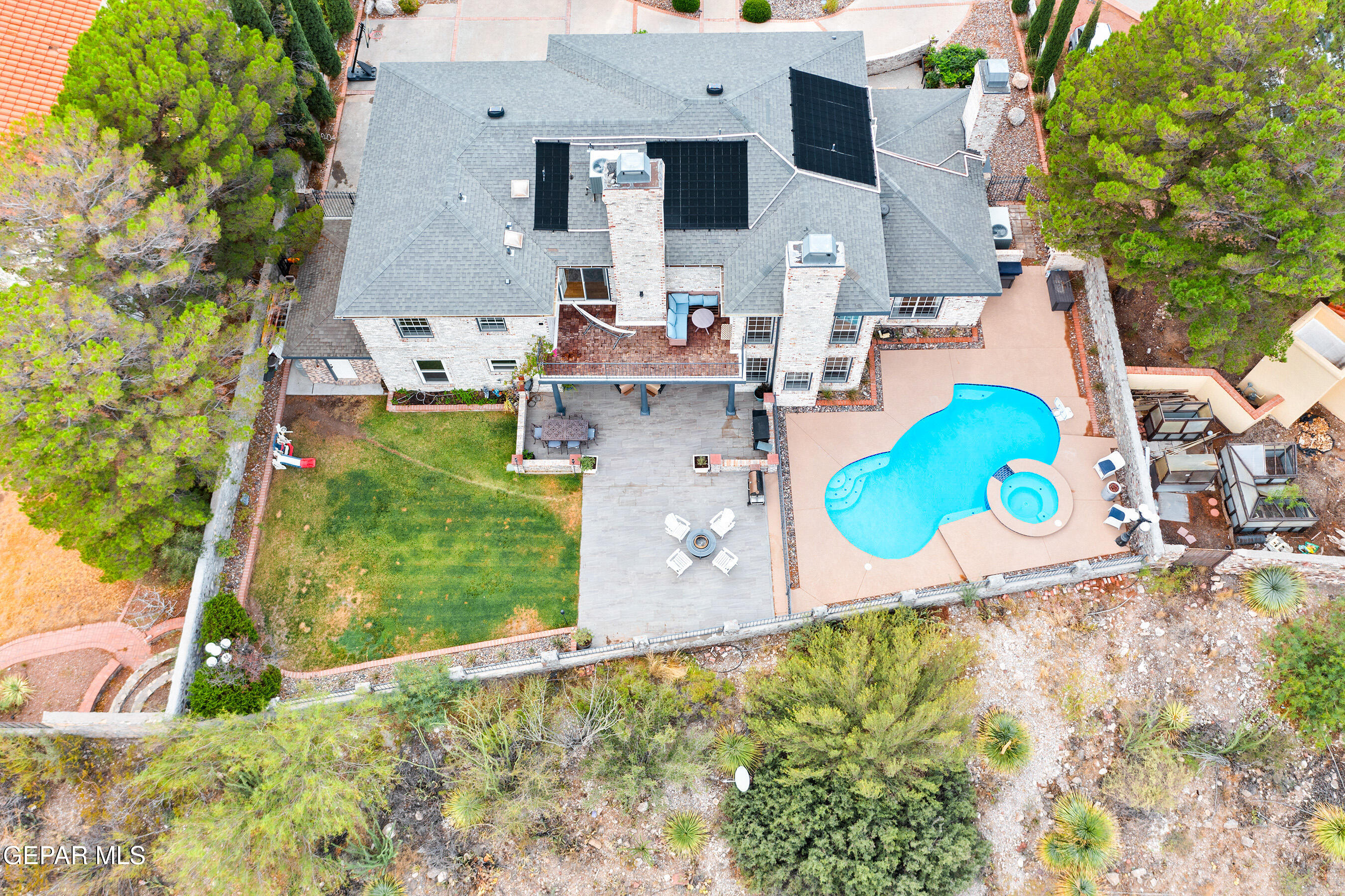 5864 VIA CUESTA Drive
