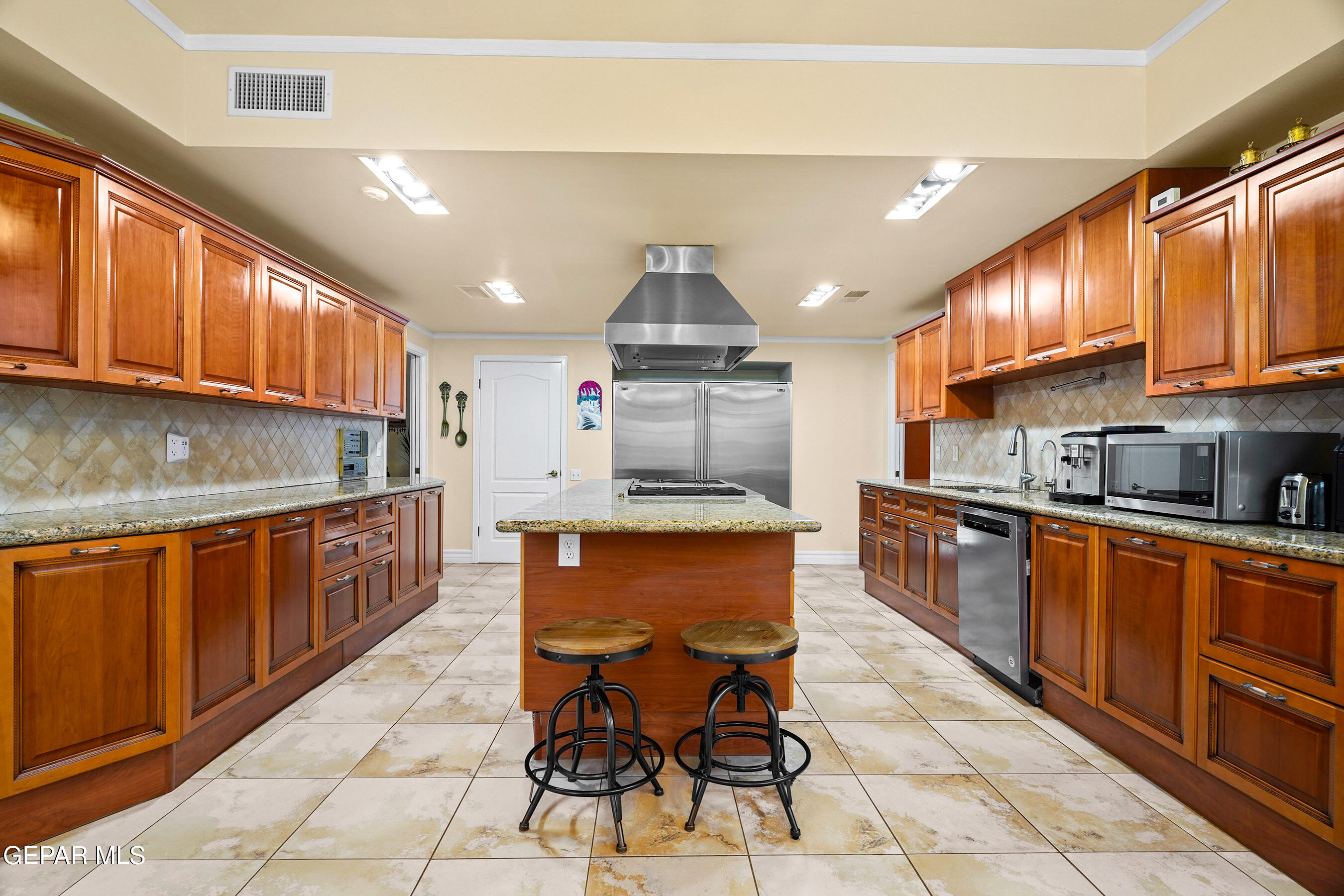 5864 VIA CUESTA Drive