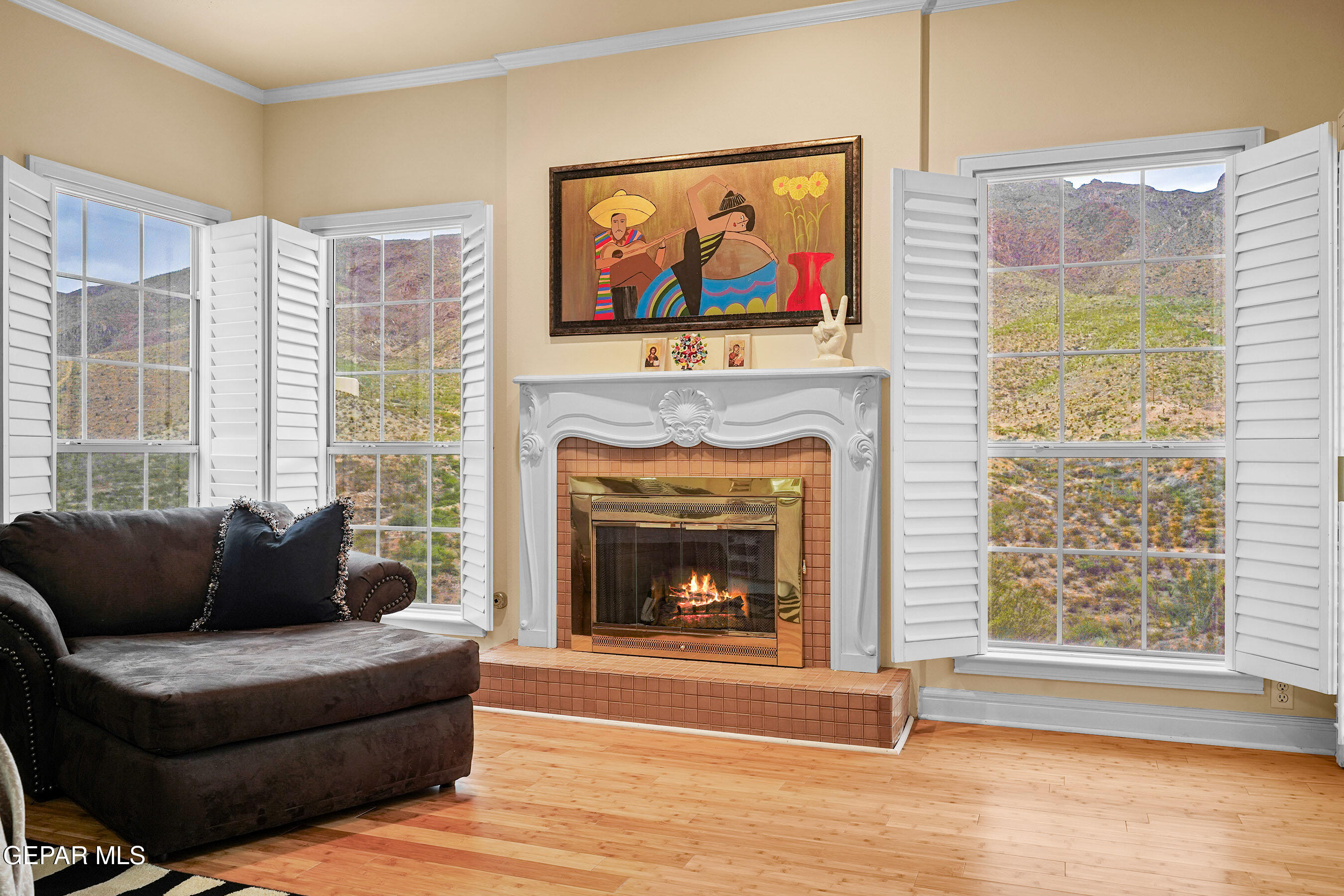 5864 VIA CUESTA Drive