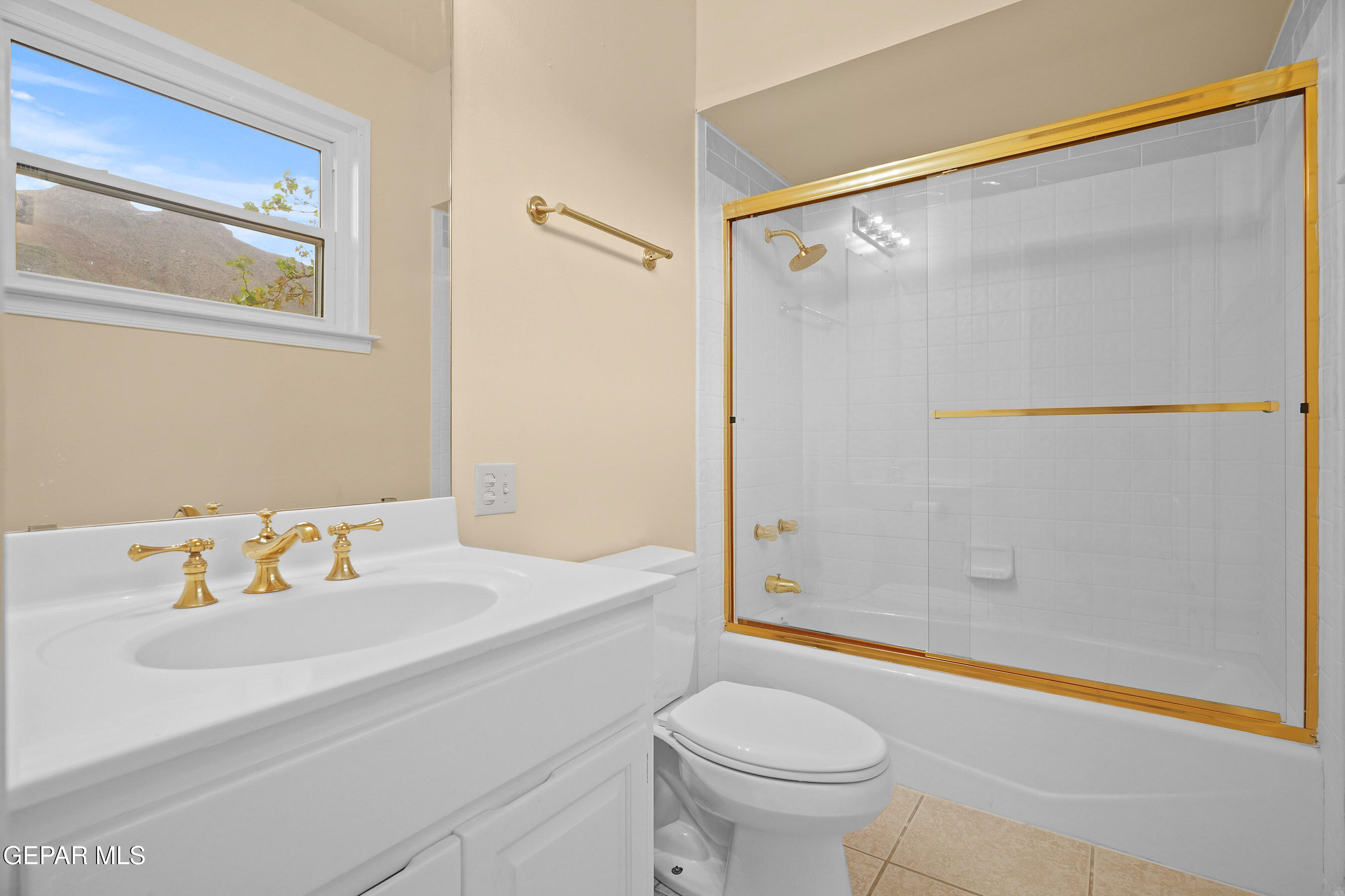 5864 VIA CUESTA Drive