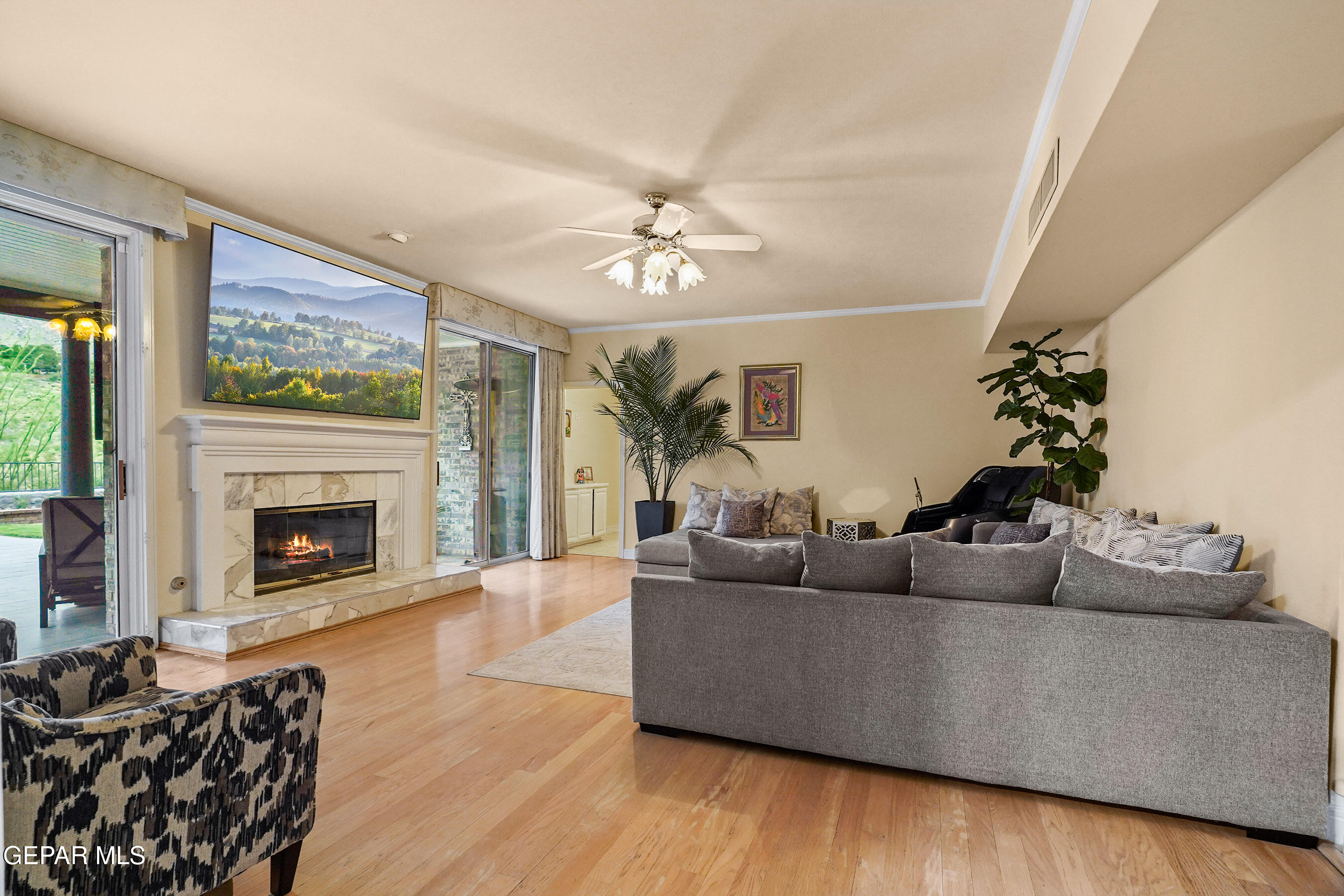 5864 VIA CUESTA Drive