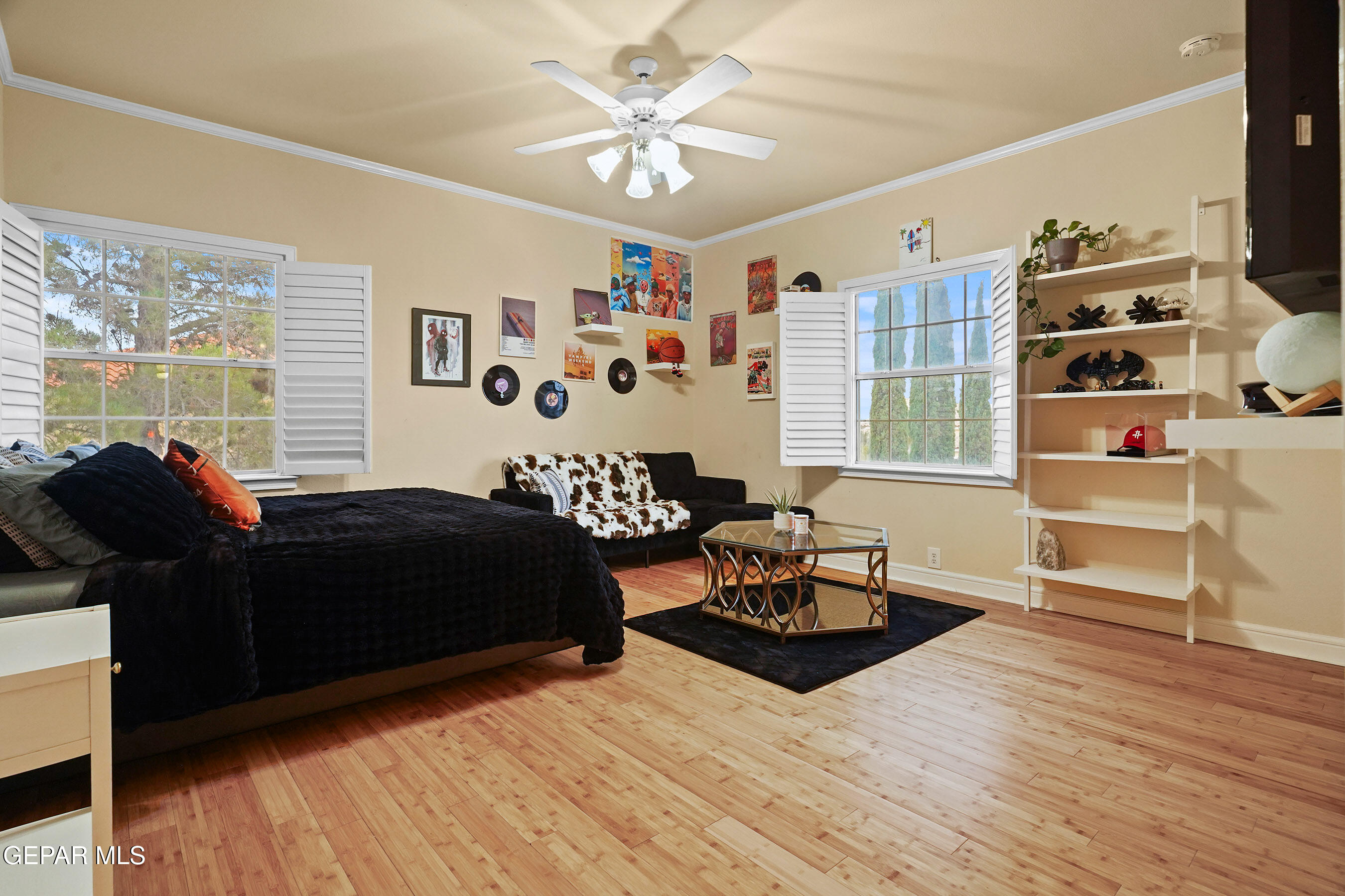 5864 VIA CUESTA Drive