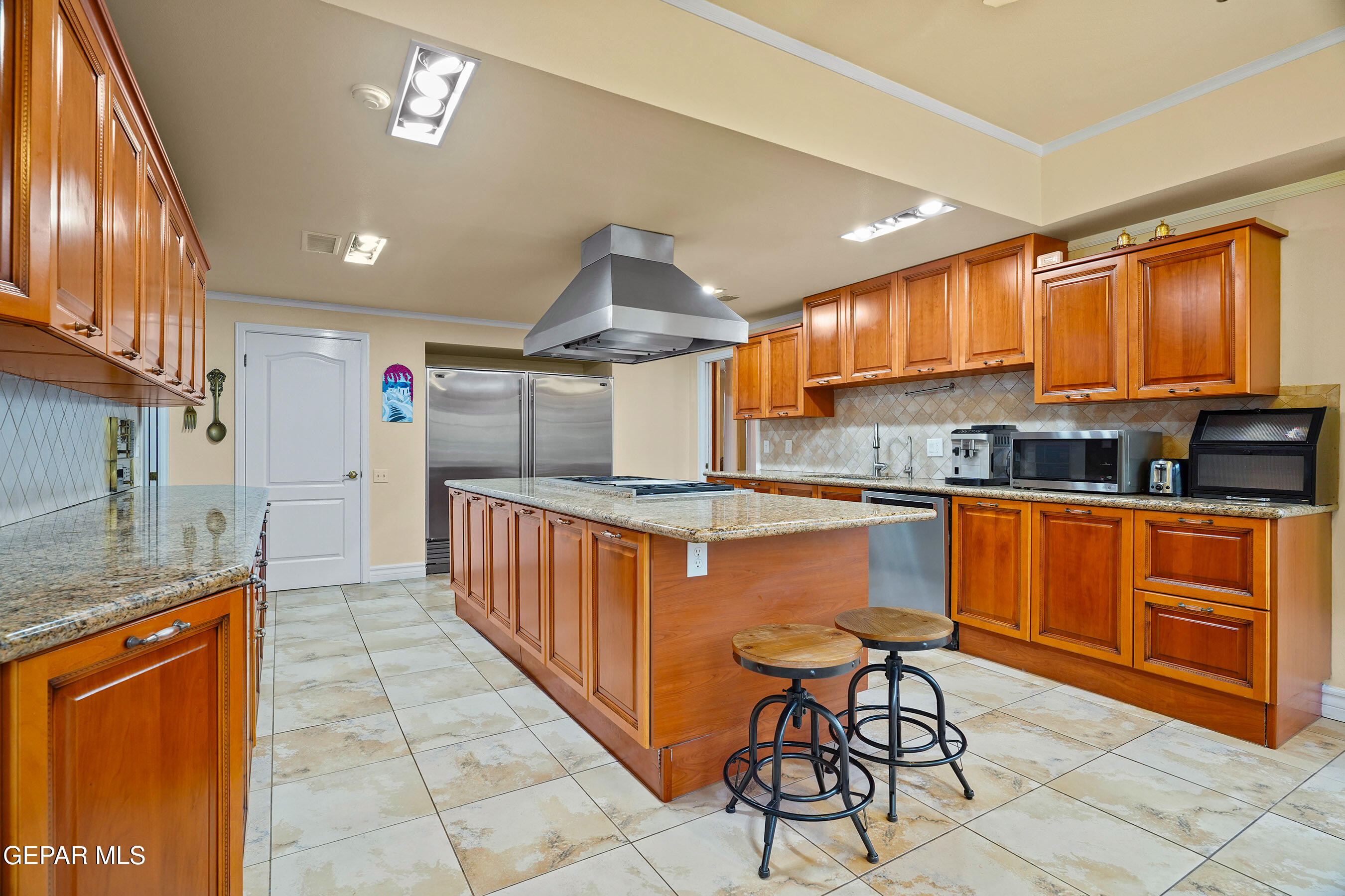 5864 VIA CUESTA Drive
