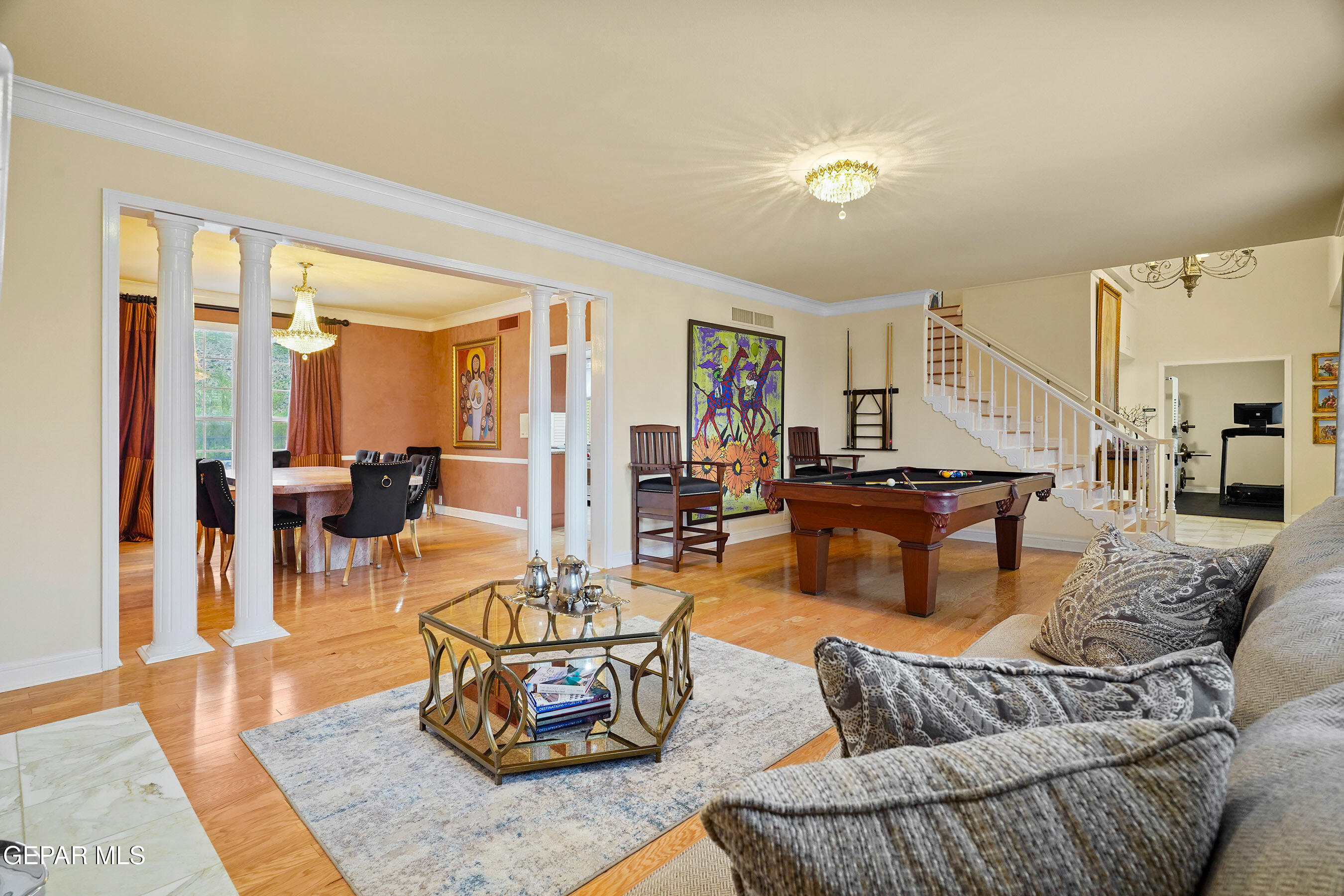 5864 VIA CUESTA Drive