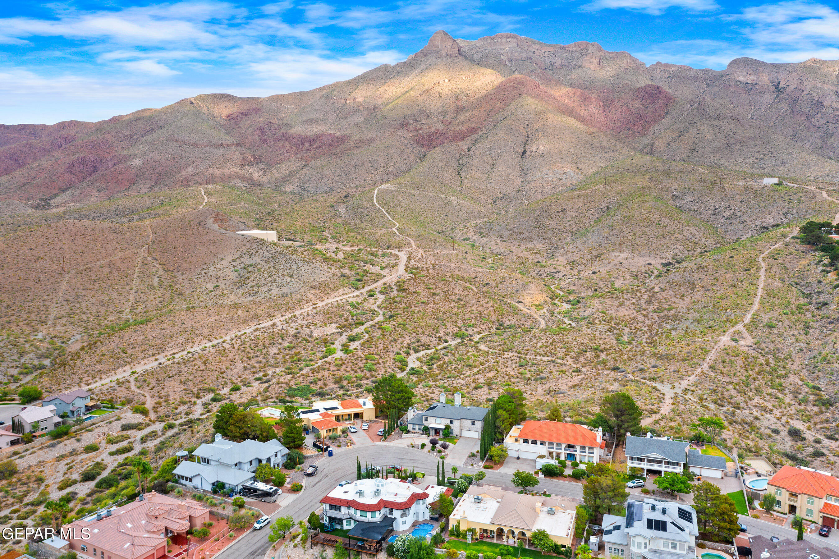 5864 VIA CUESTA Drive