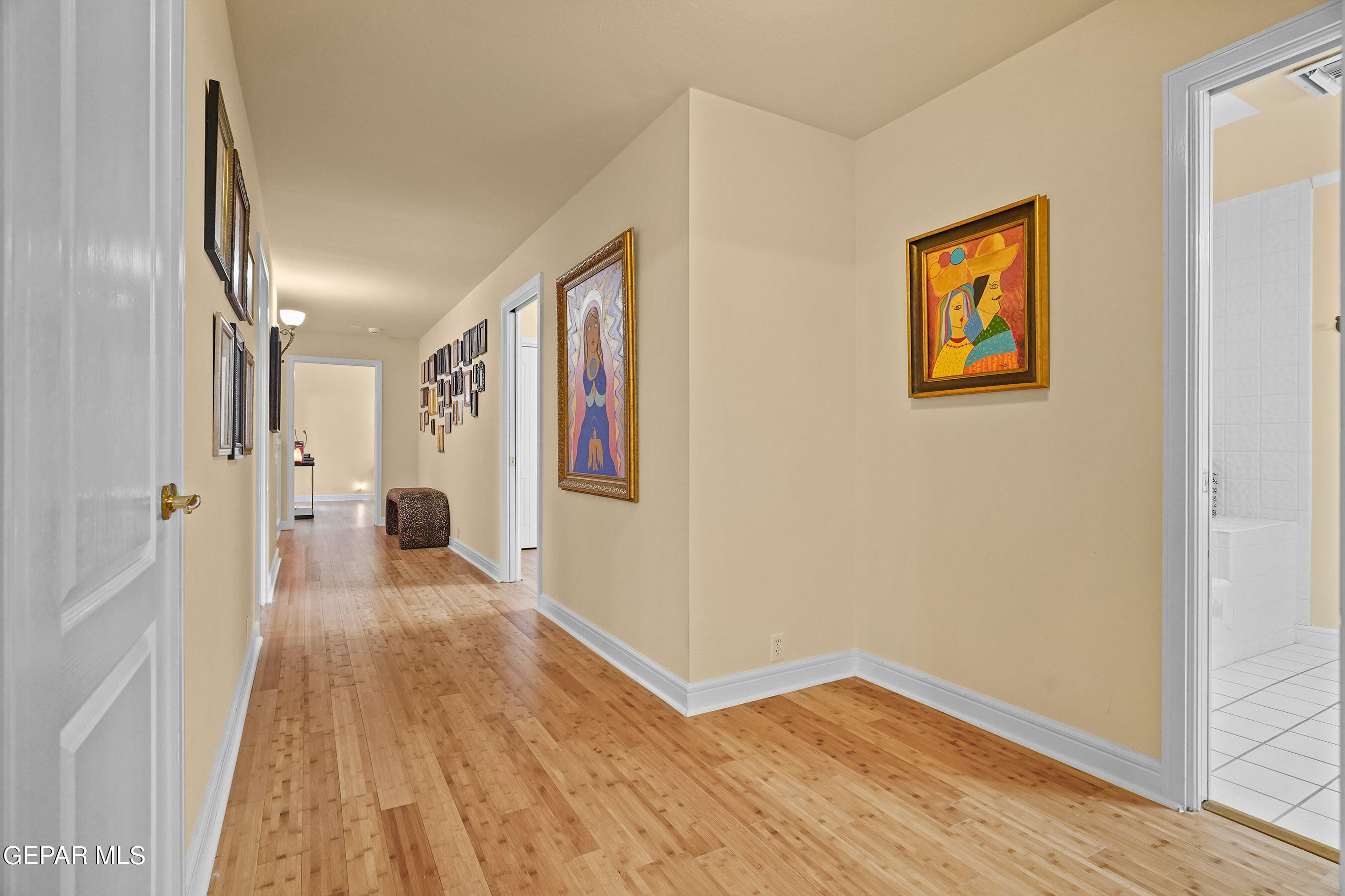 5864 VIA CUESTA Drive