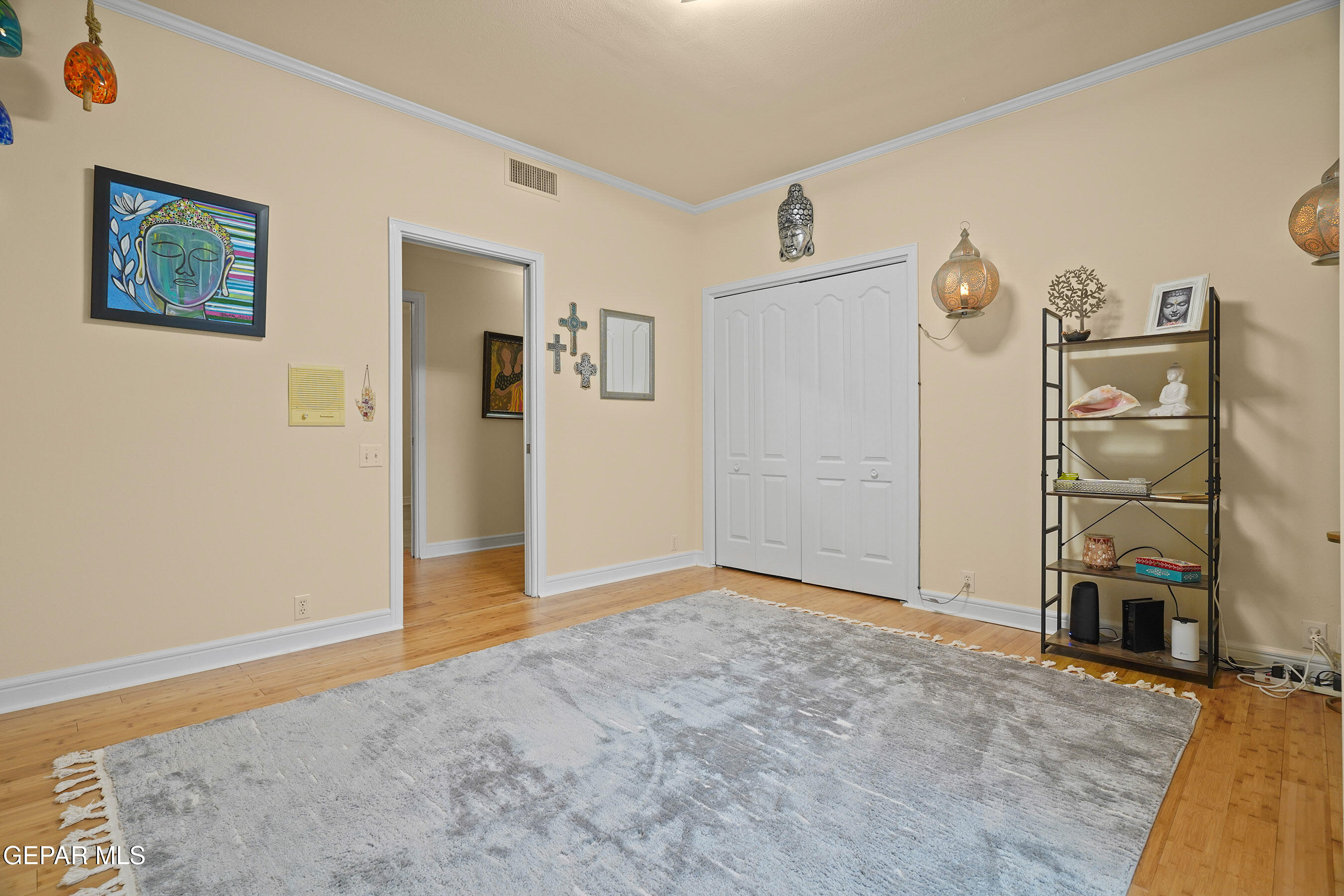 5864 VIA CUESTA Drive