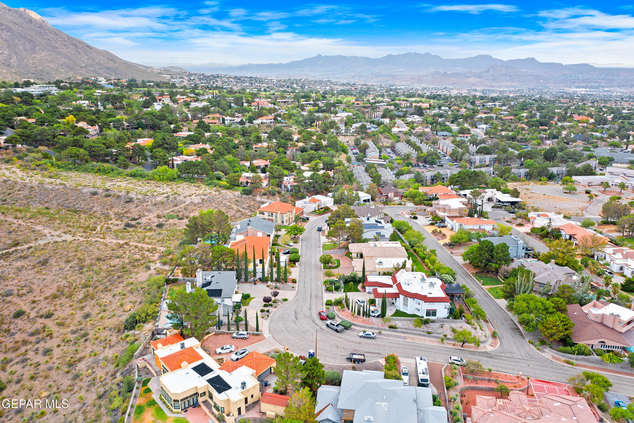5864 VIA CUESTA Drive