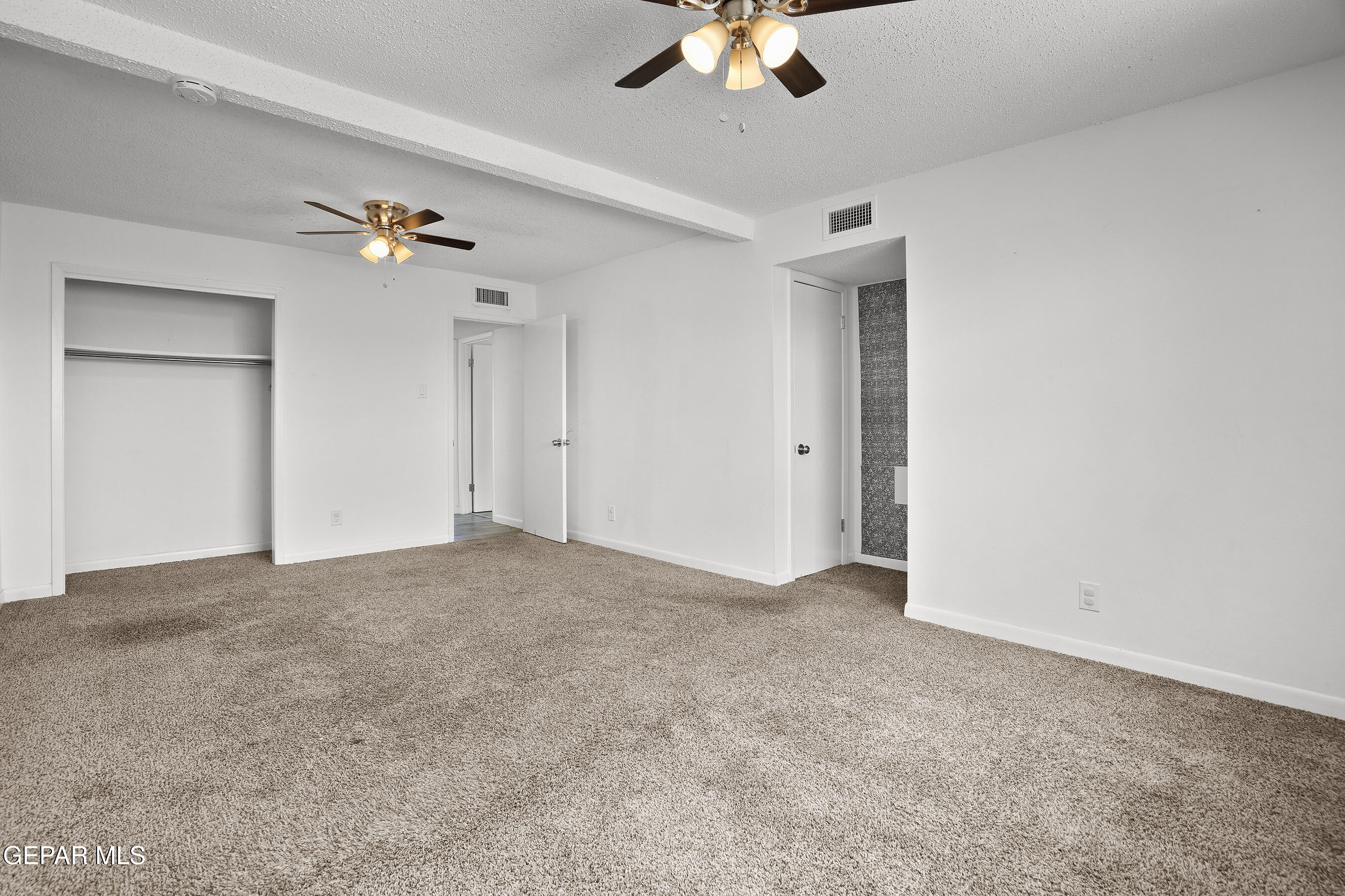 5832 DEARBORNE Drive