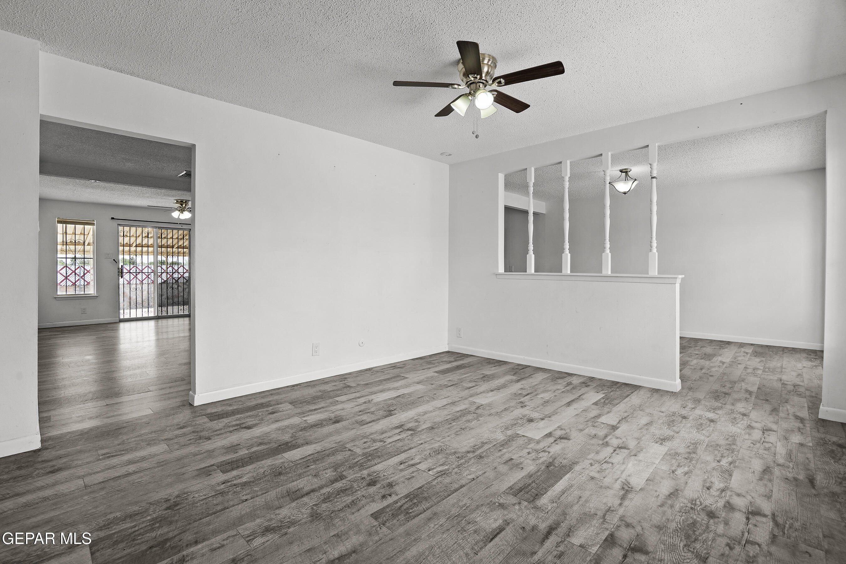 5832 DEARBORNE Drive