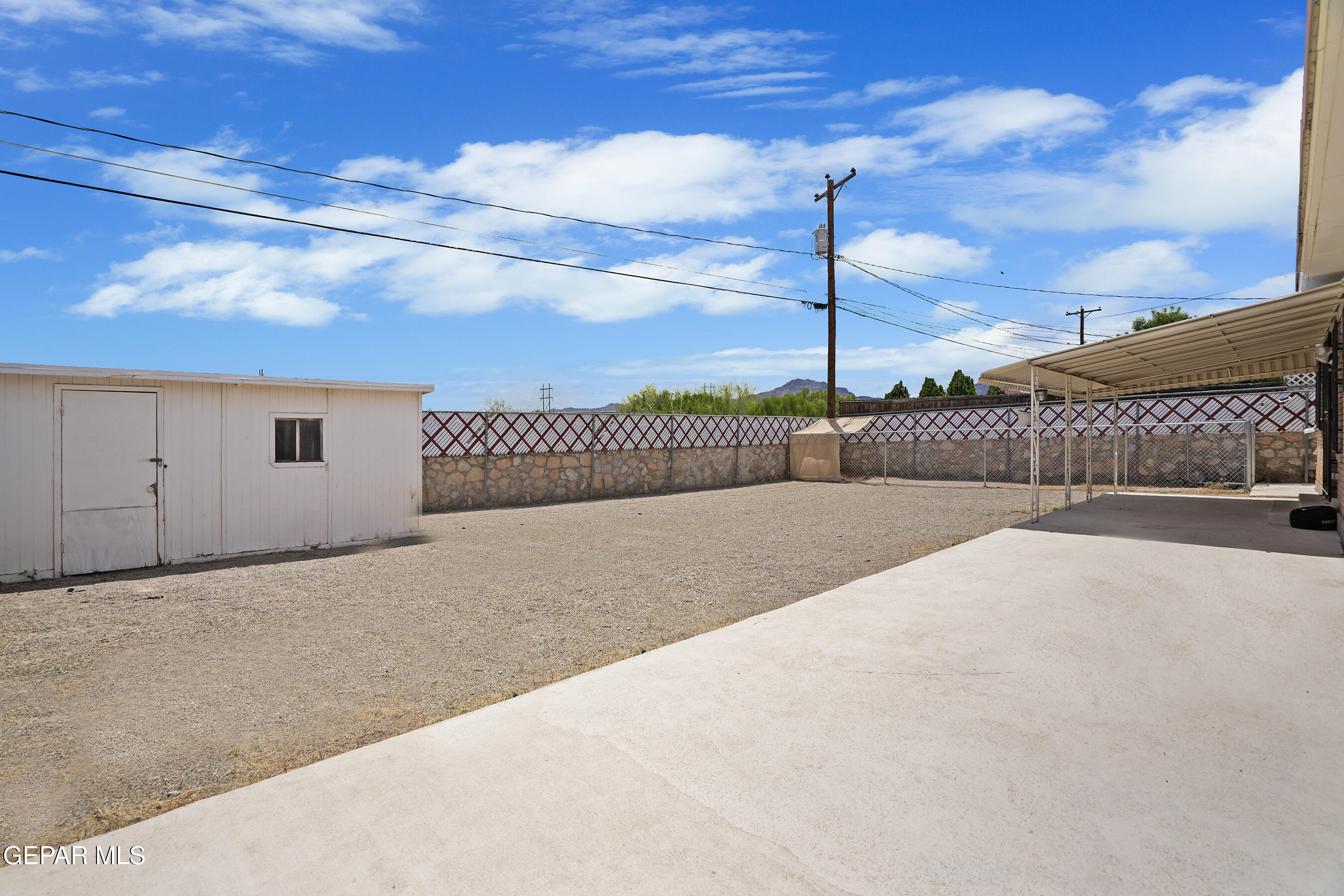 5832 DEARBORNE Drive
