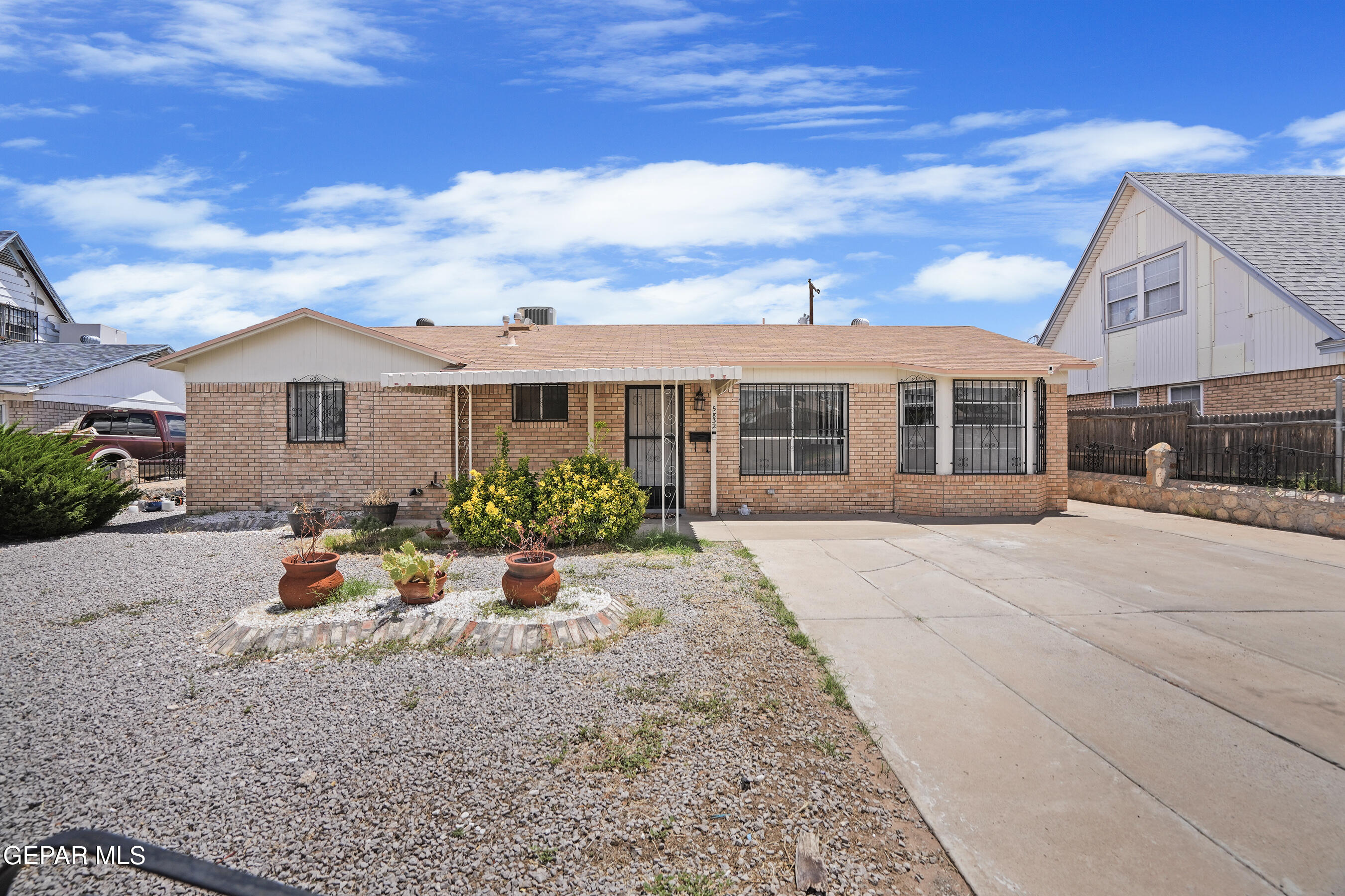 5832 DEARBORNE Drive