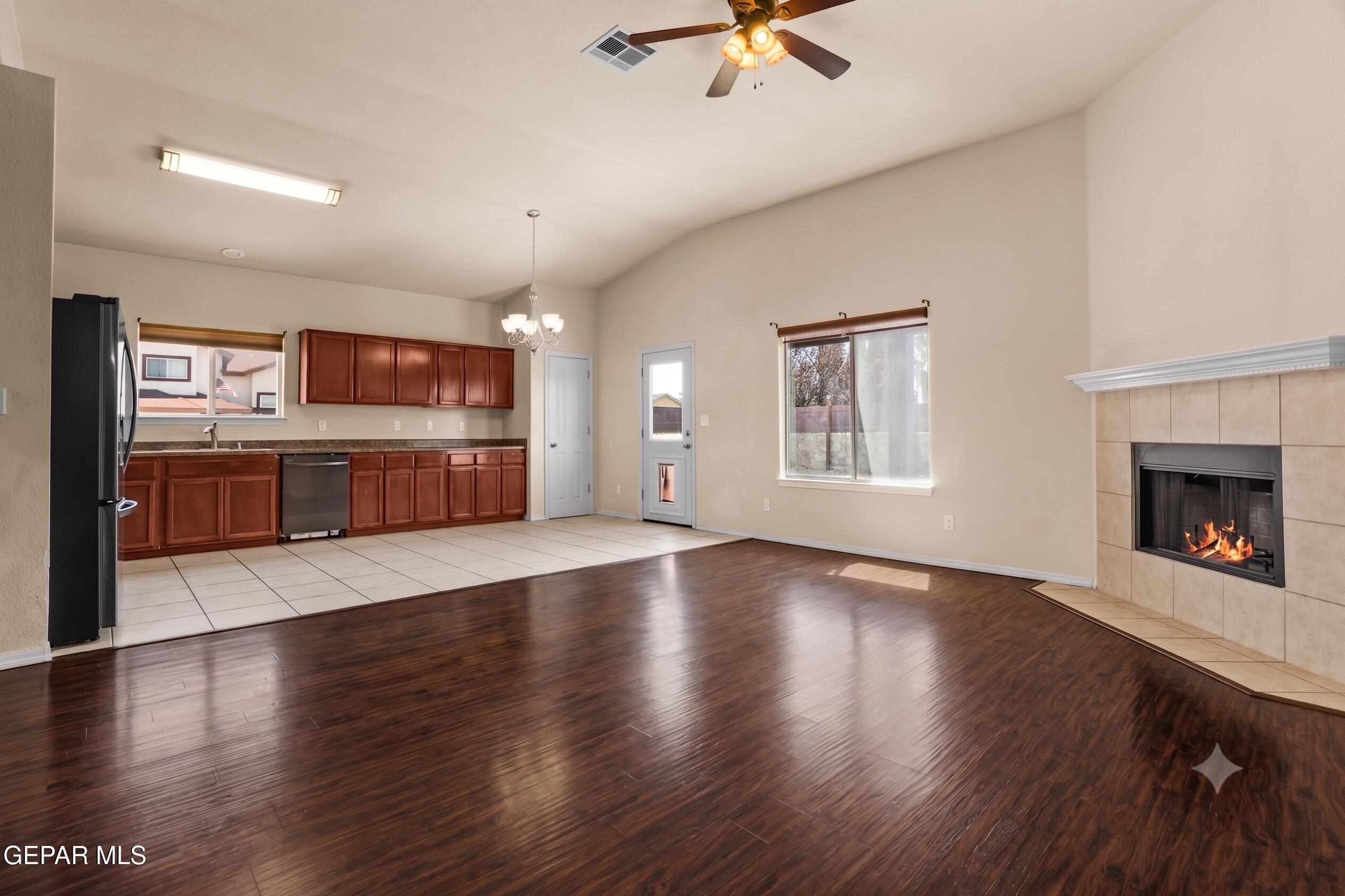2909 PINO BLANCO Place