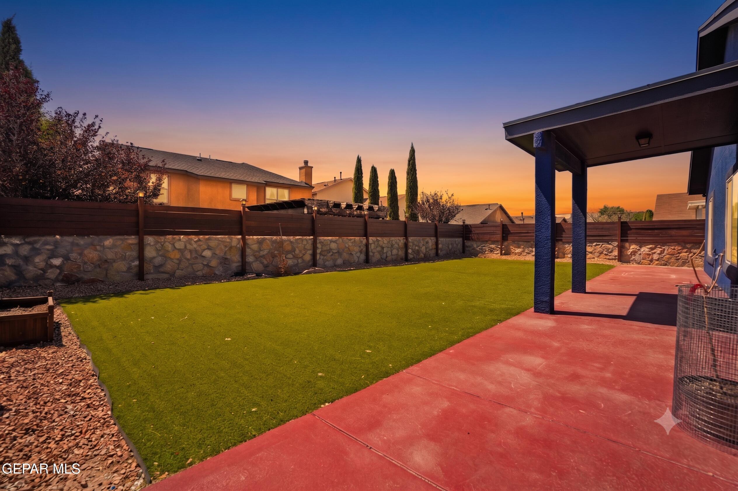 2909 PINO BLANCO Place