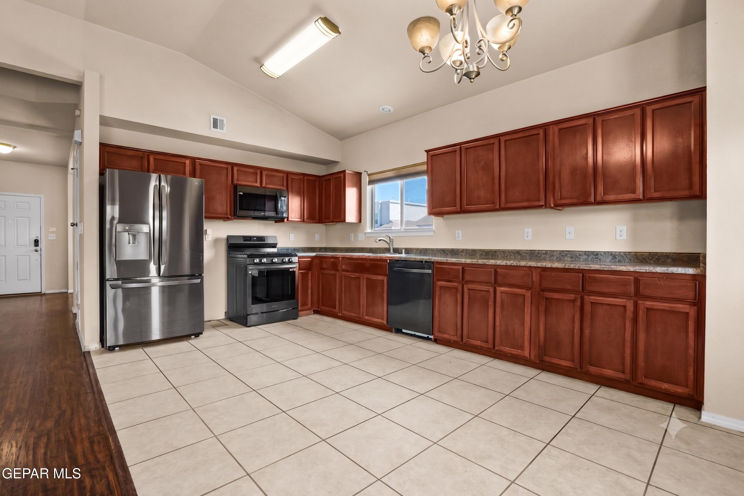 2909 PINO BLANCO Place
