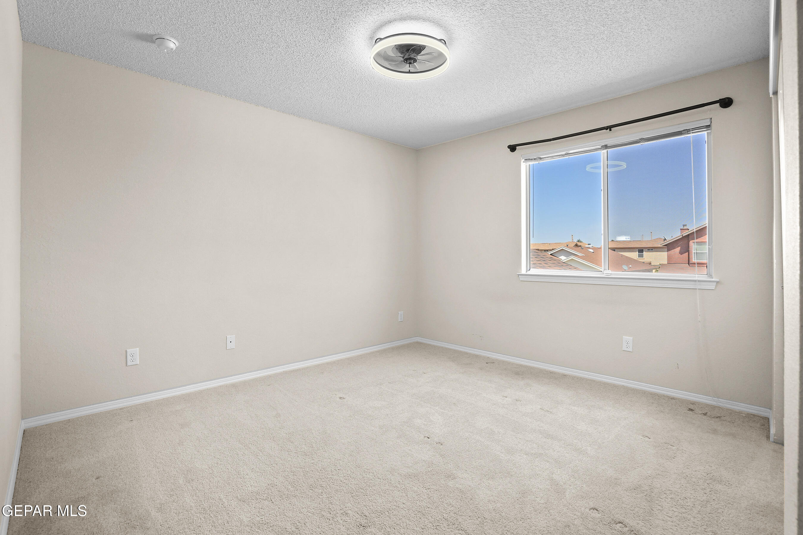 2909 PINO BLANCO Place