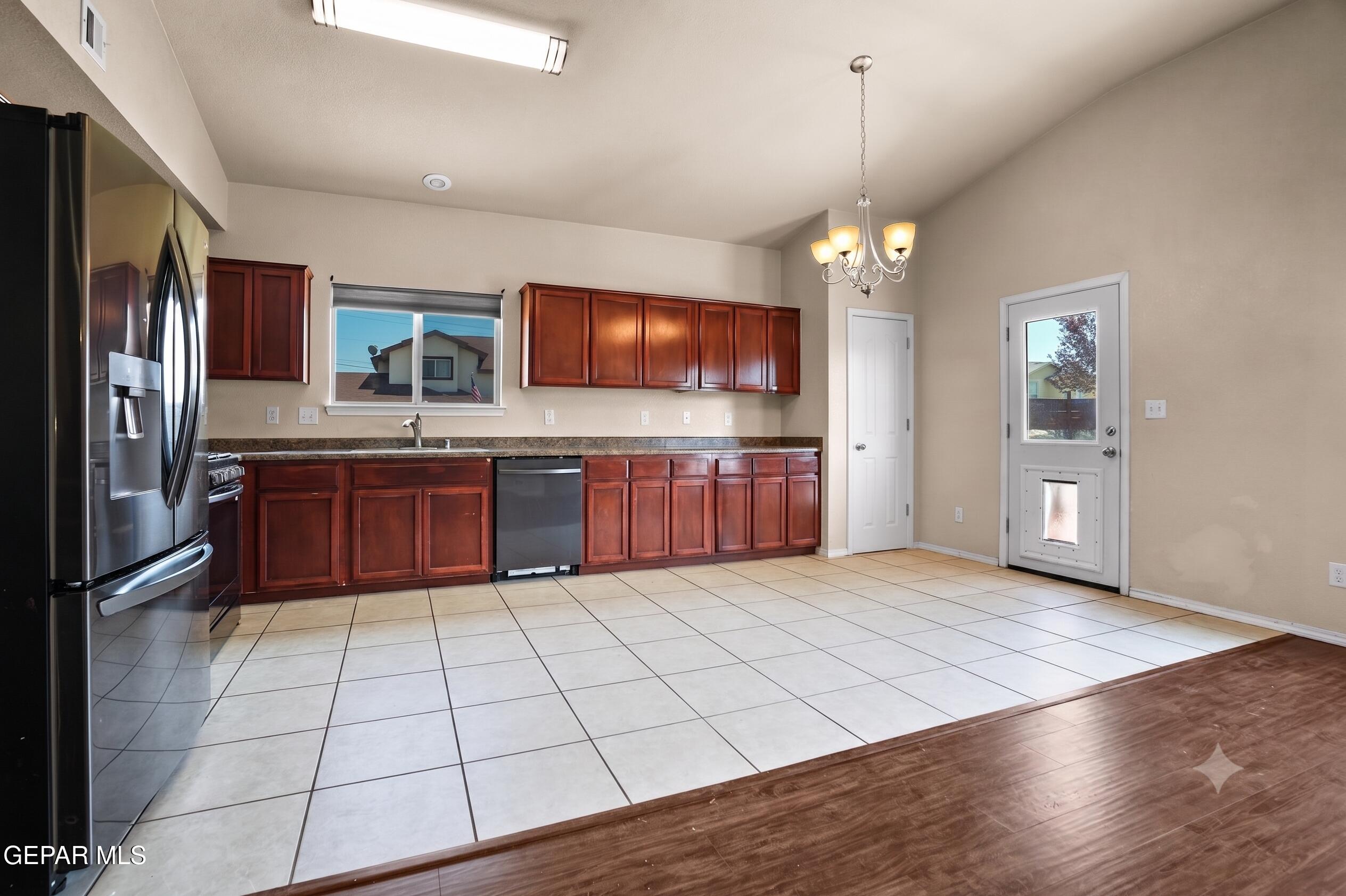 2909 PINO BLANCO Place