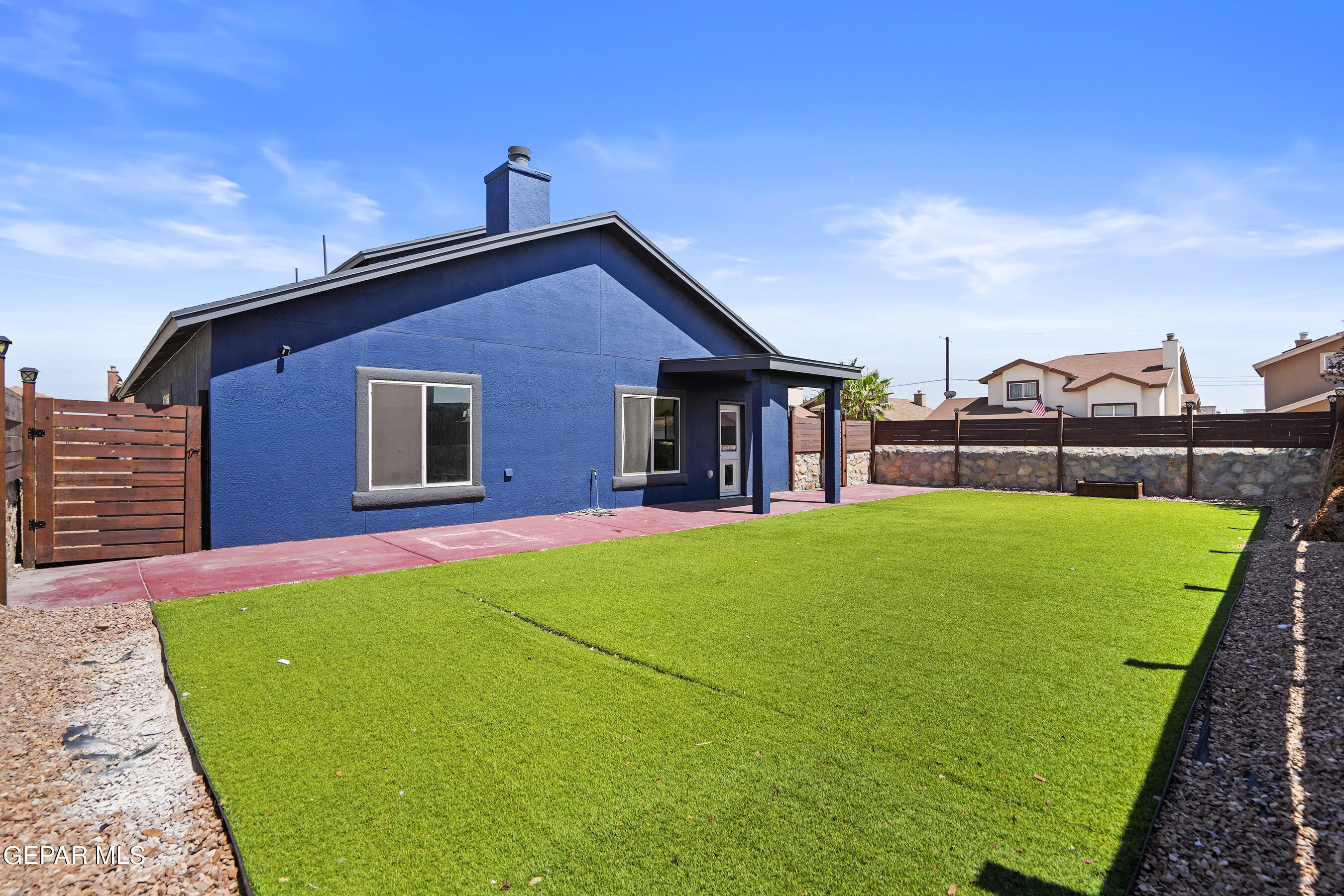 2909 PINO BLANCO Place